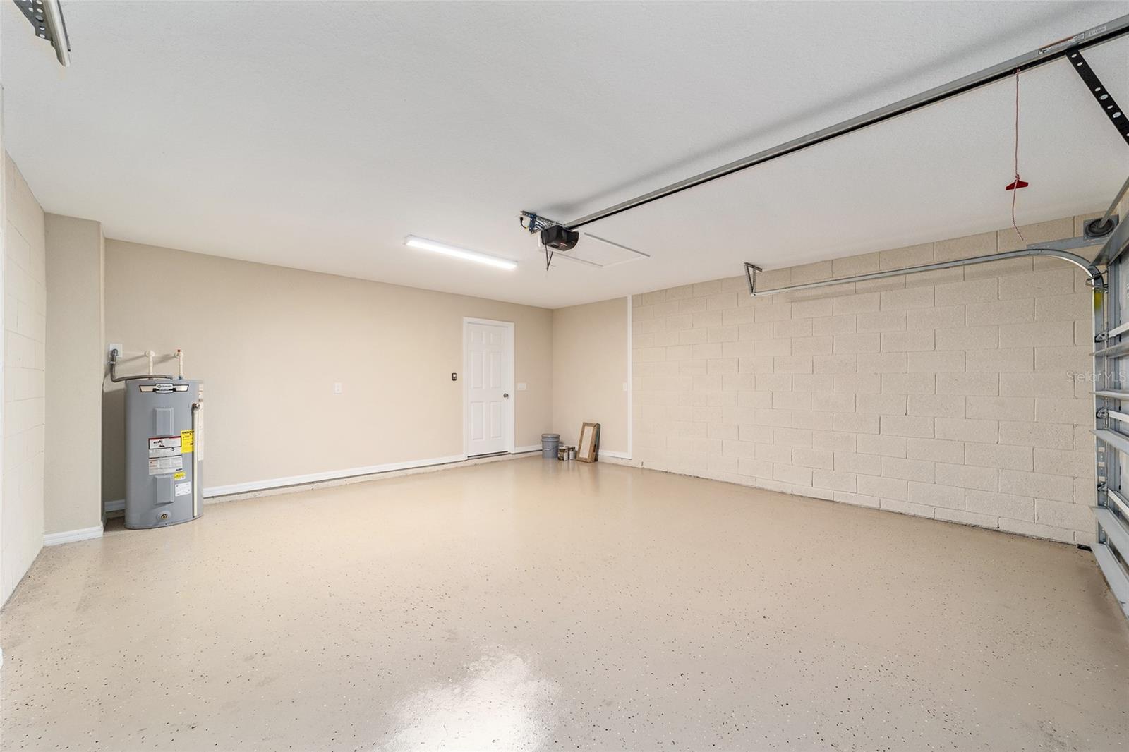 SILVER SPGS SHORES UN 17 - Residential Lease