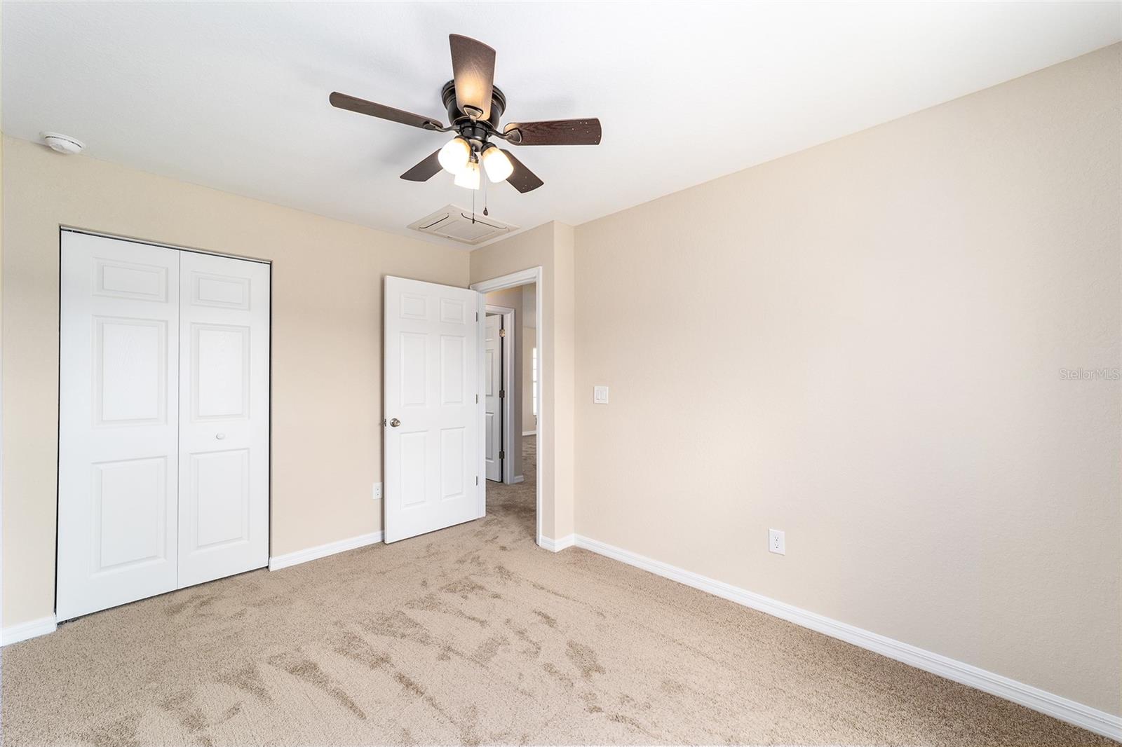 SILVER SPGS SHORES UN 17 - Residential Lease