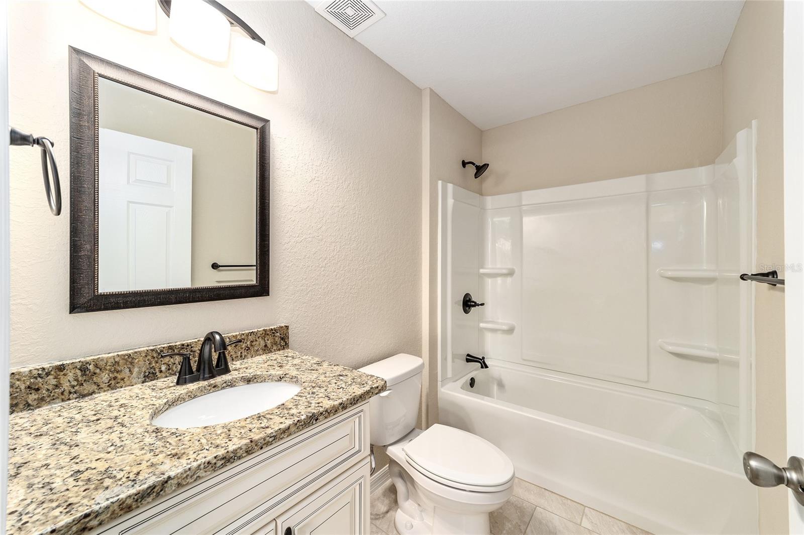 SILVER SPGS SHORES UN 17 - Residential Lease