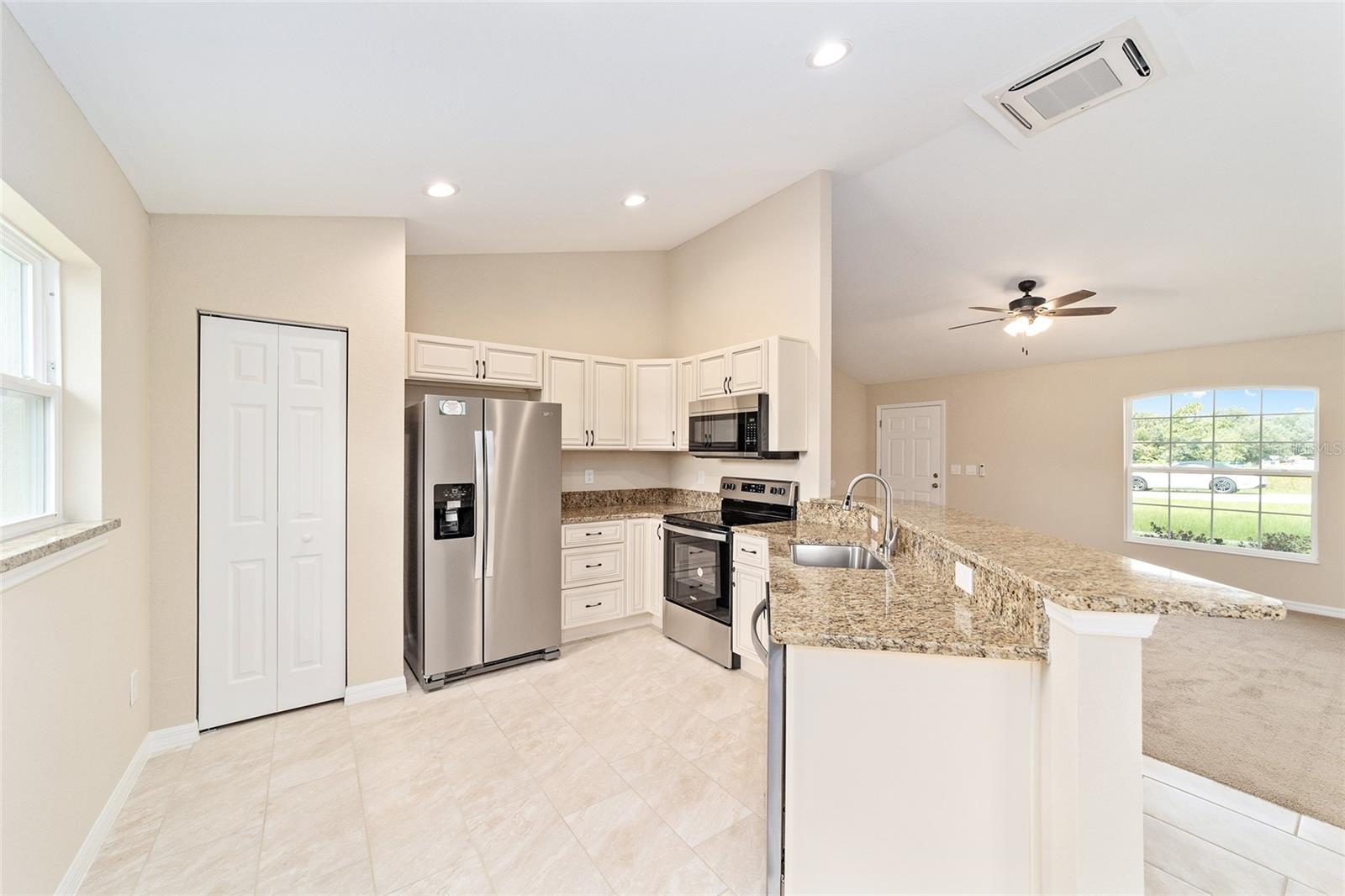 SILVER SPGS SHORES UN 17 - Residential Lease