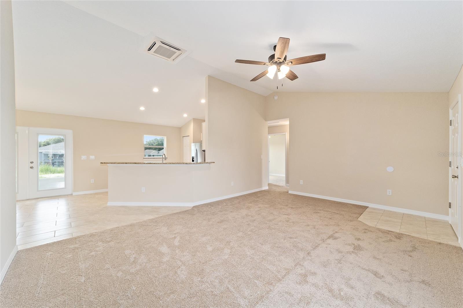 SILVER SPGS SHORES UN 17 - Residential Lease