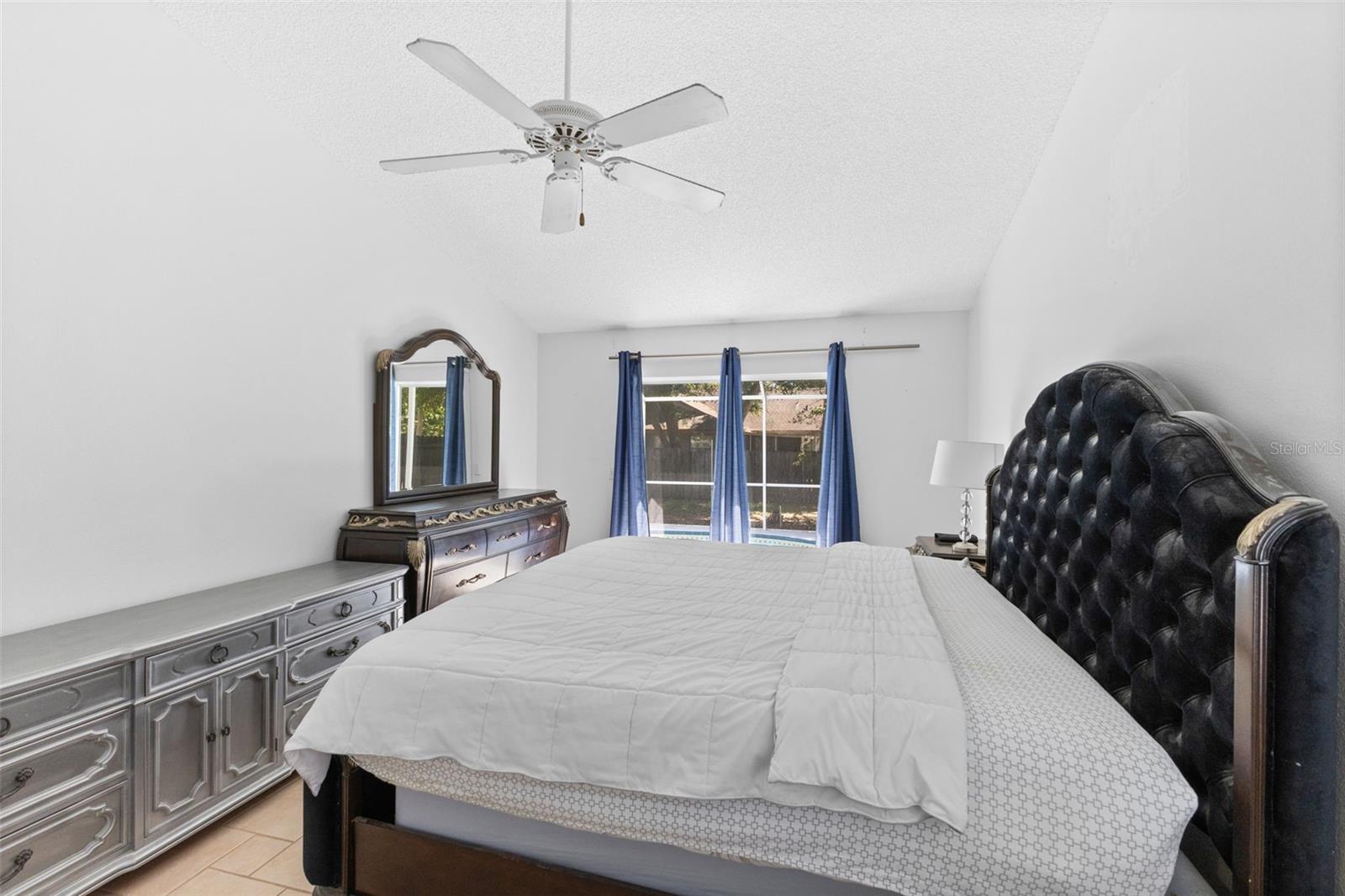 TURTLE LAKES - Residential