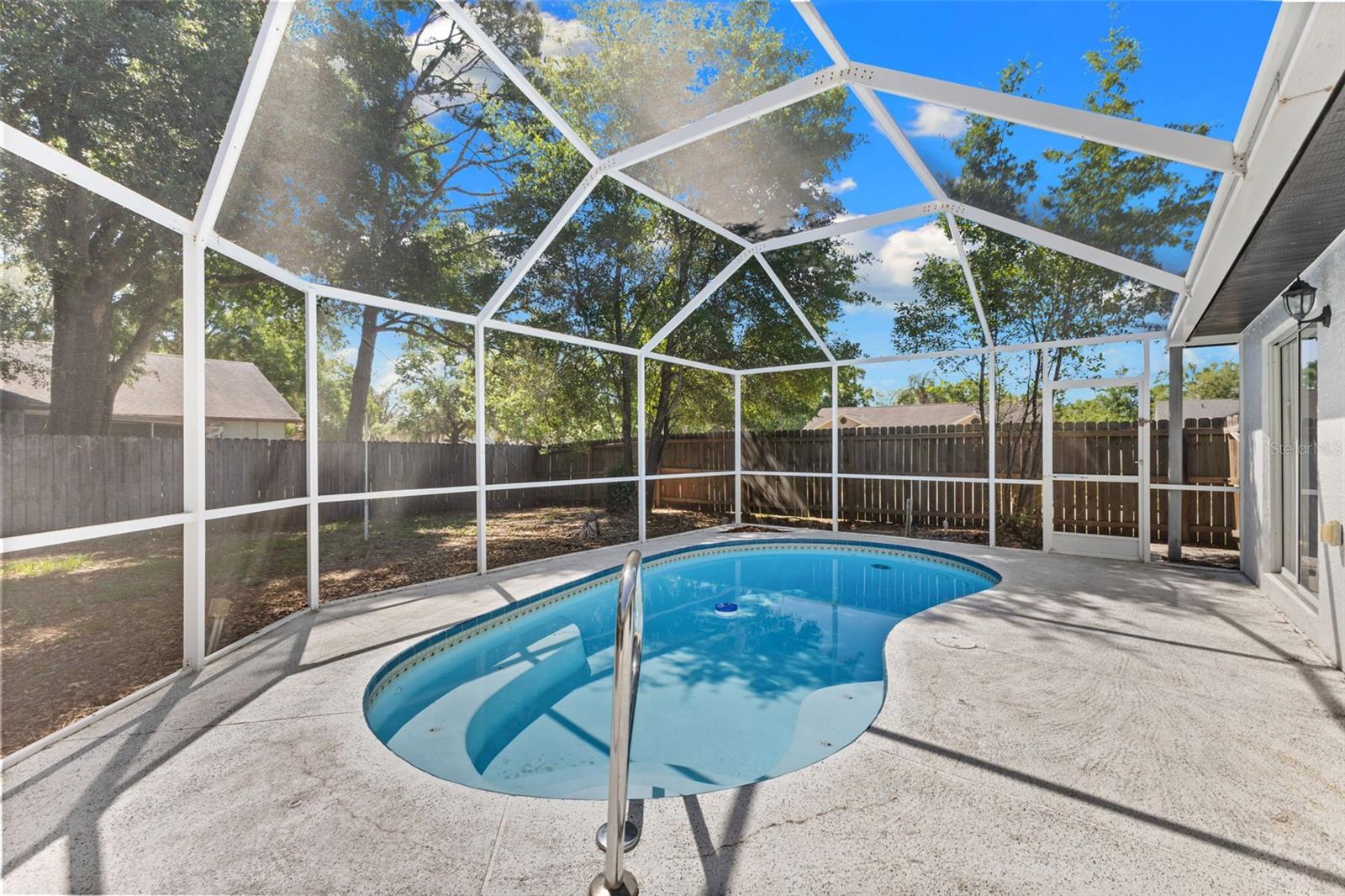 TURTLE LAKES - Residential