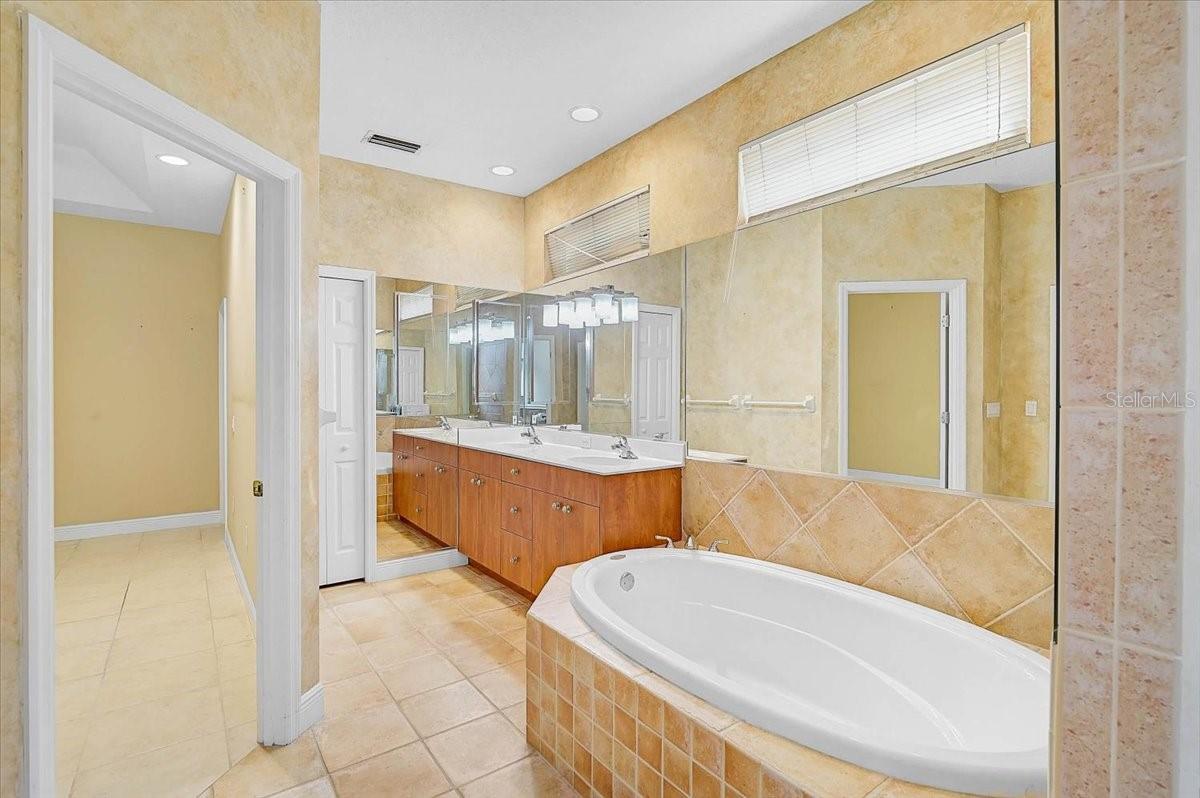 ASHTON MANOR - Residential