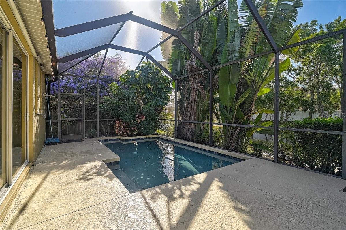 ASHTON MANOR - Residential