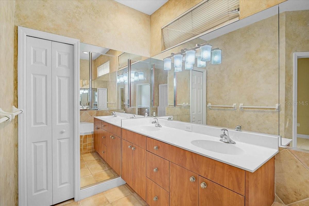 ASHTON MANOR - Residential