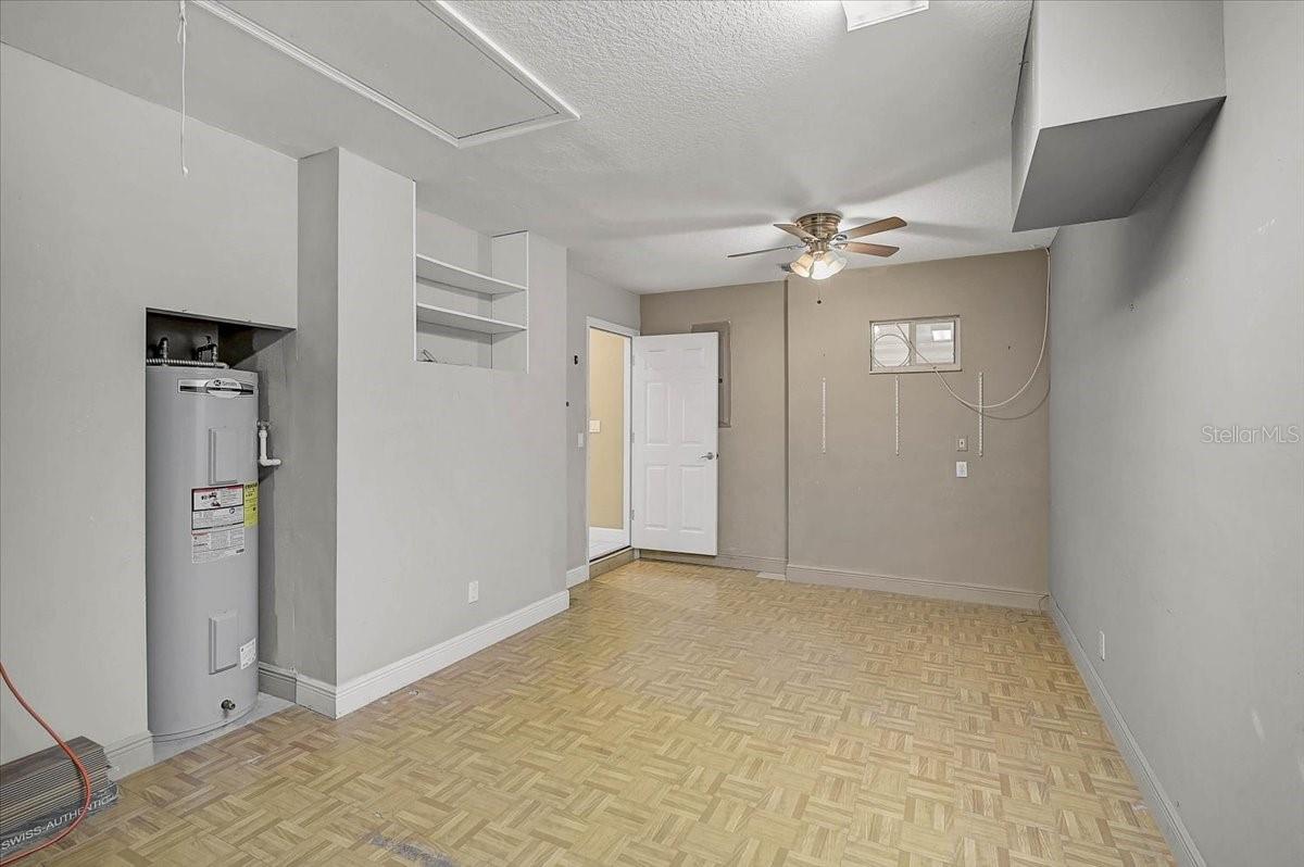 ASHTON MANOR - Residential