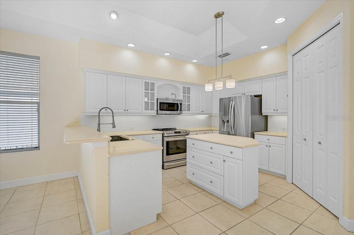 ASHTON MANOR - Residential