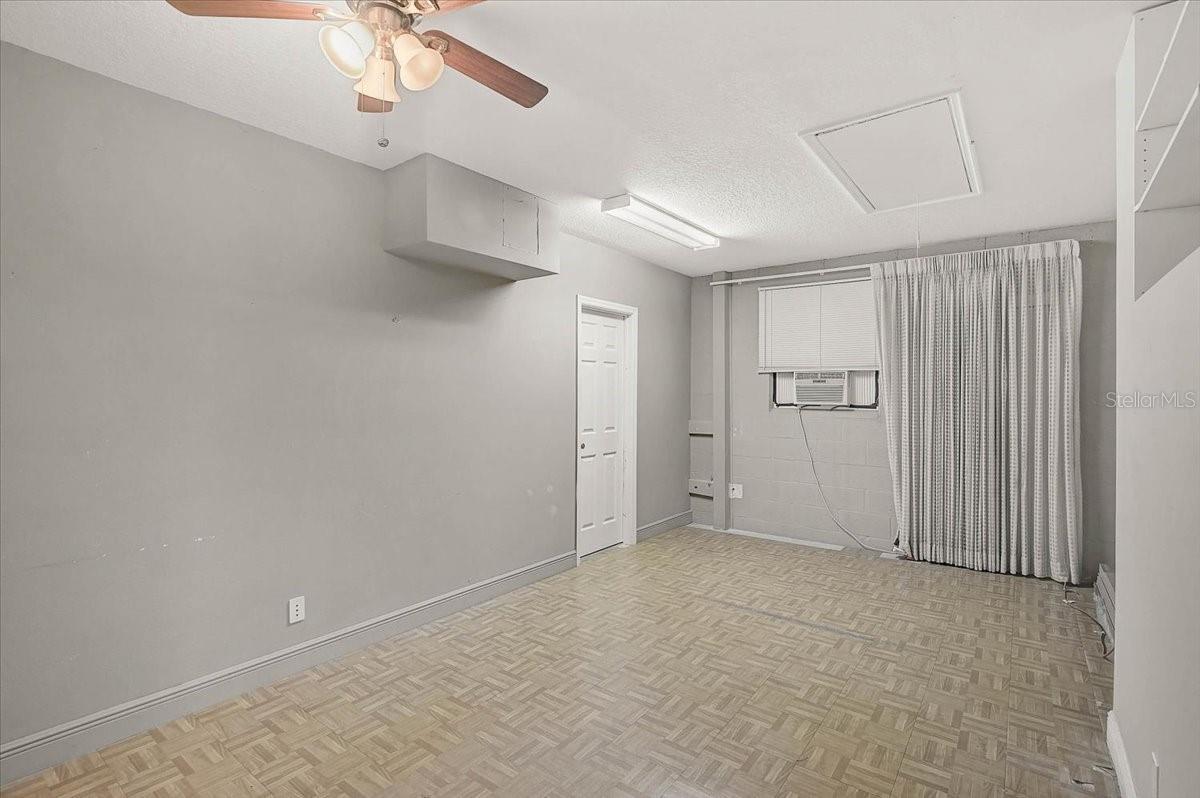 ASHTON MANOR - Residential