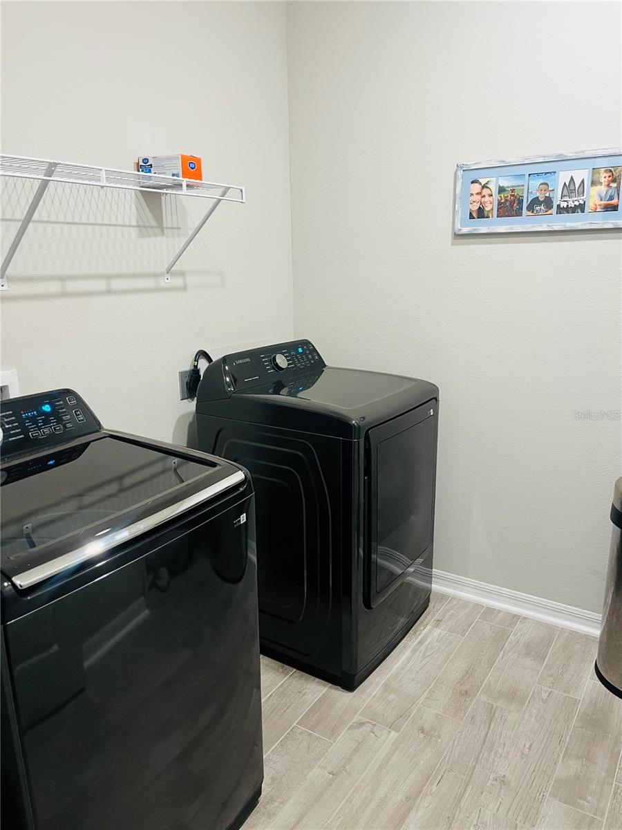 VILLAGES/VALENCIA PH 5 - Residential