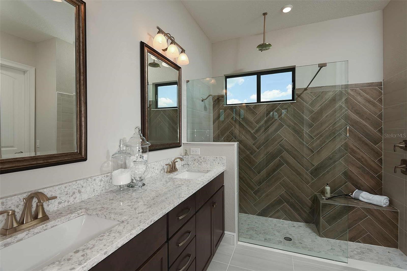 ROYAL HIGHLANDS - Residential