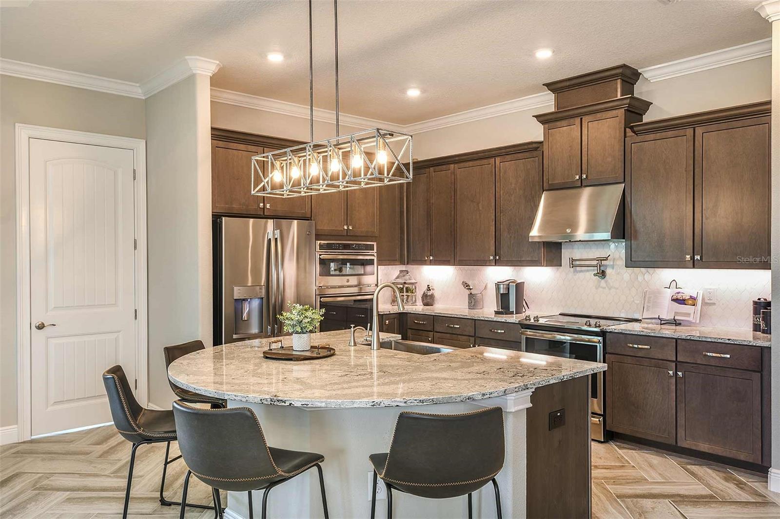 ROYAL HIGHLANDS - Residential