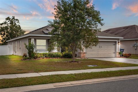 A home in LAKELAND