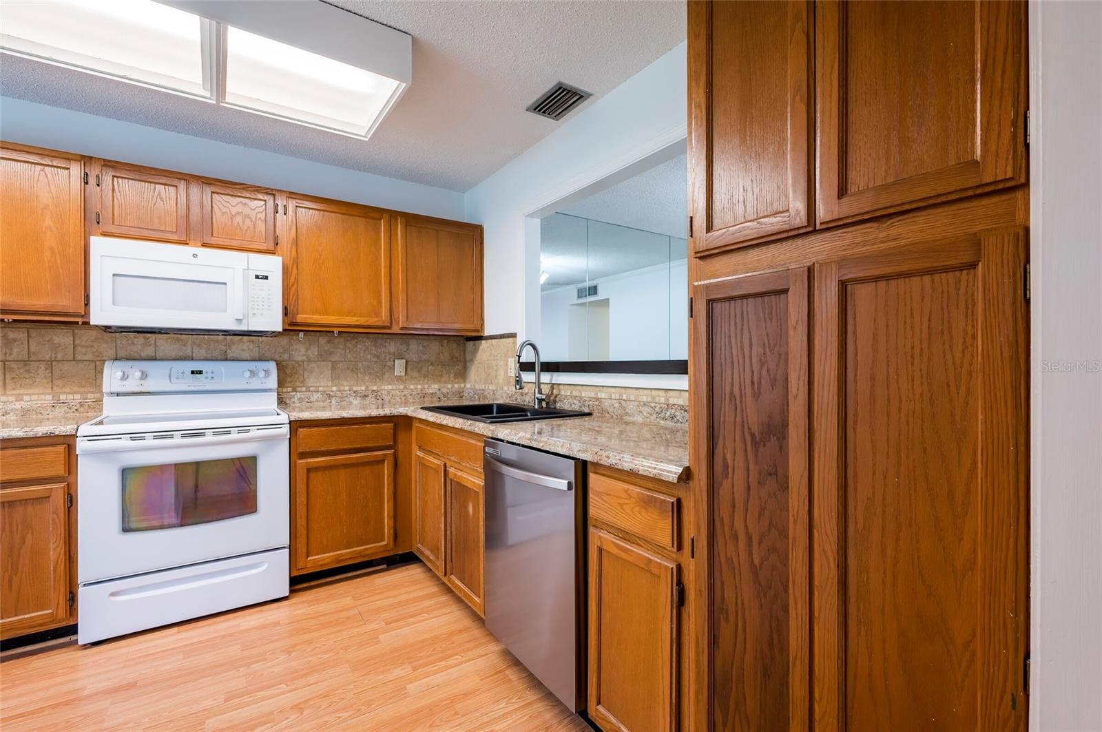 3164 VALLEY OAKS DRIVE 3164