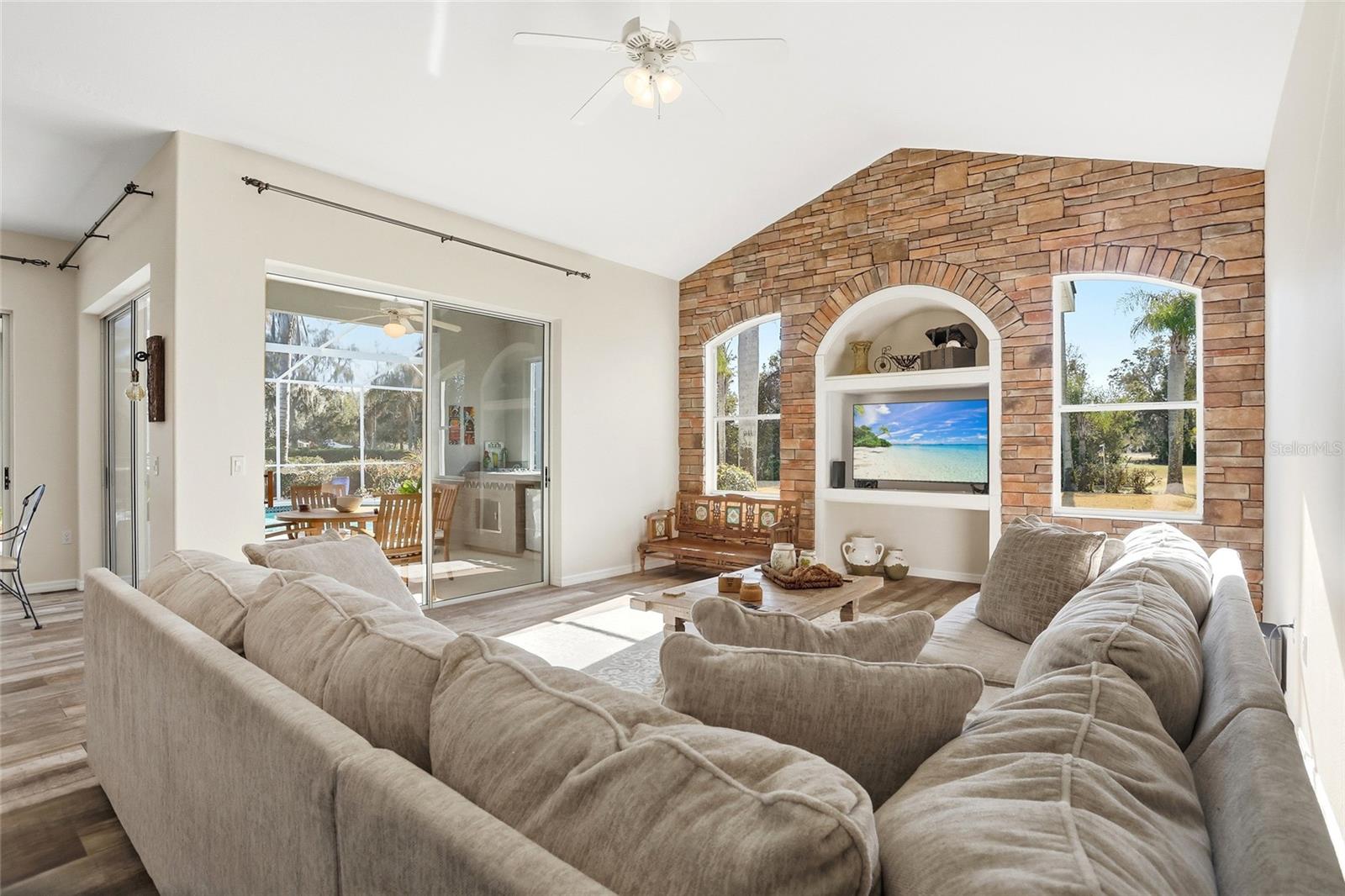 GLEN ABBEY UNIT 06 - Residential