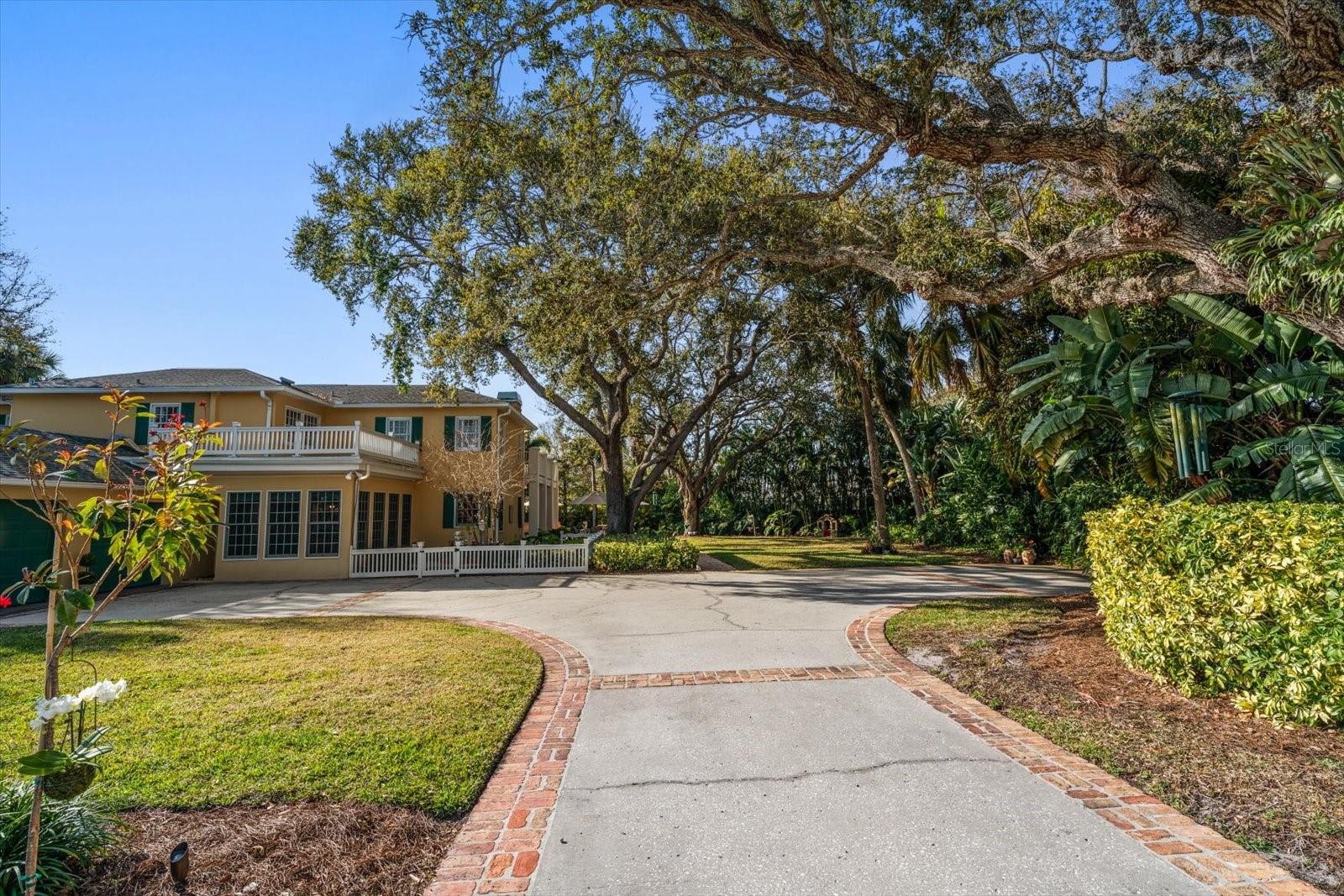 BELLEAIR ESTATES - Residential