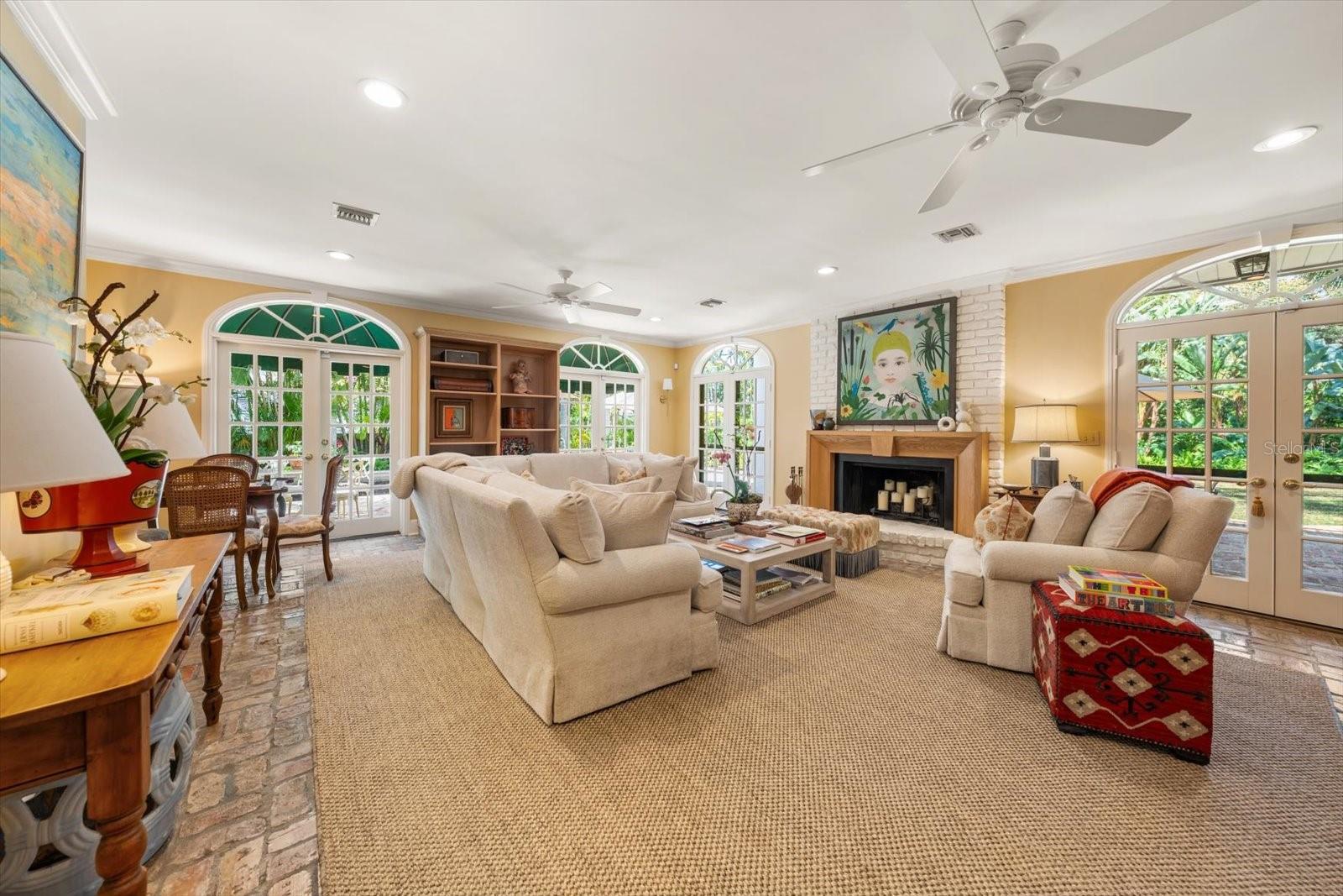 BELLEAIR ESTATES - Residential