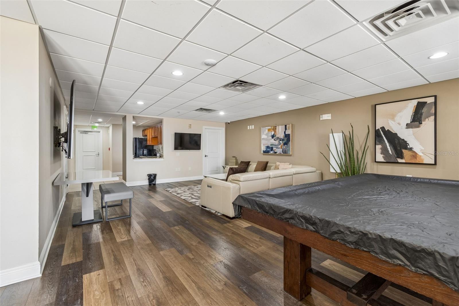 STATION SQUARE CONDO - Residential