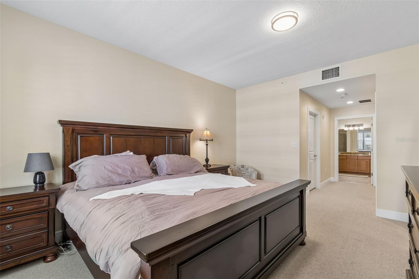 STATION SQUARE CONDO - Residential