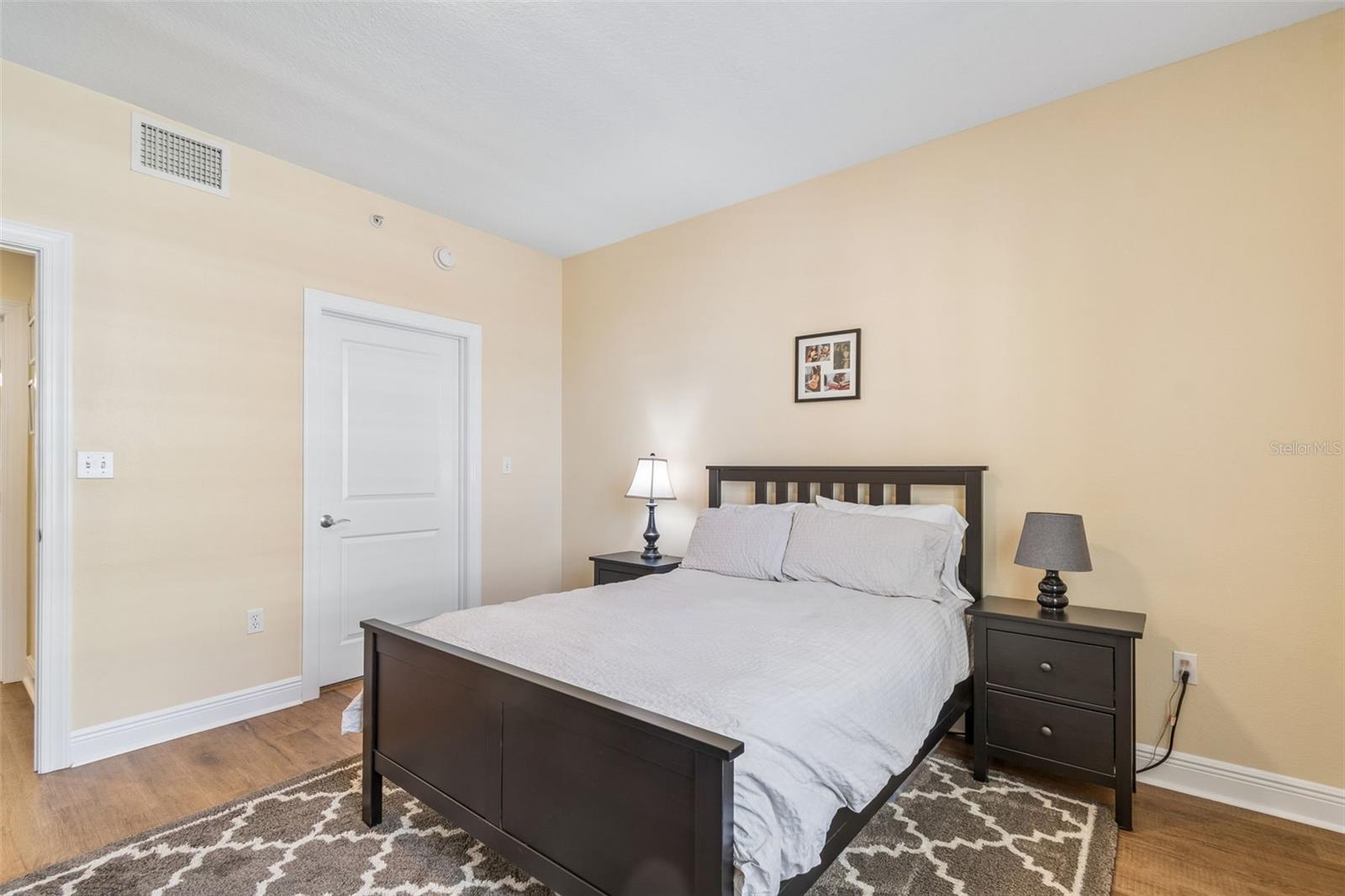 STATION SQUARE CONDO - Residential