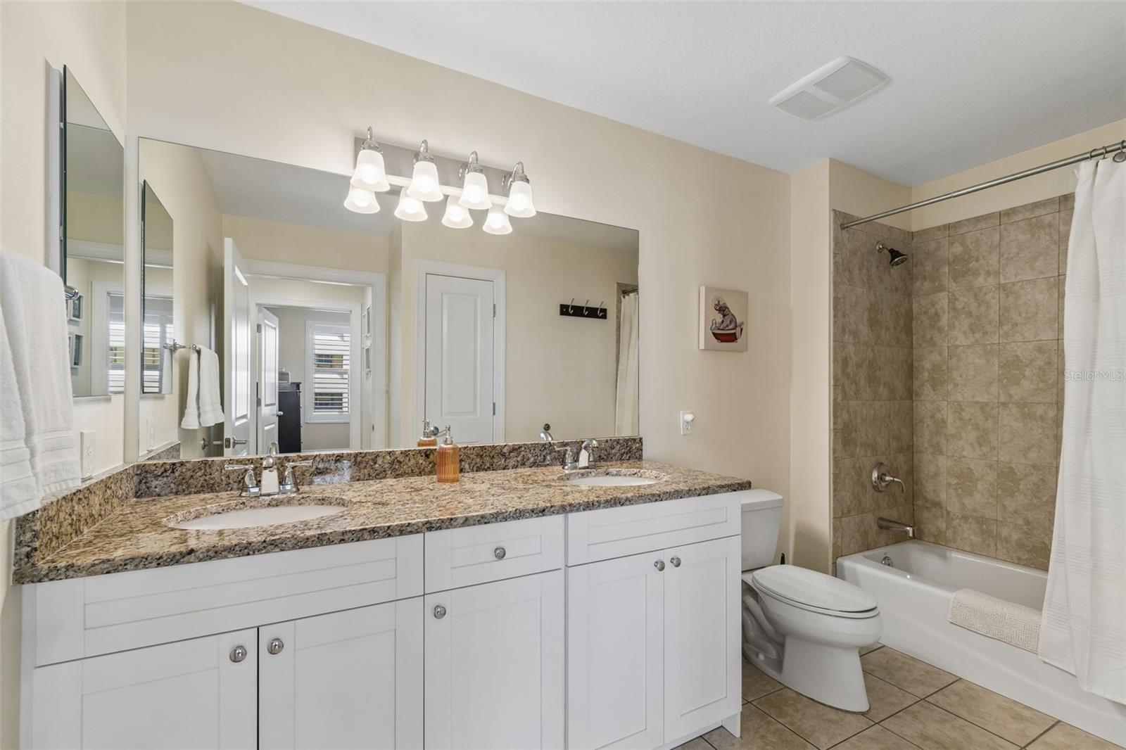 STATION SQUARE CONDO - Residential