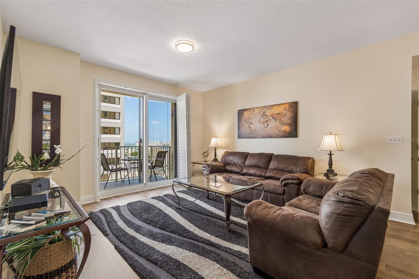 STATION SQUARE CONDO - Residential