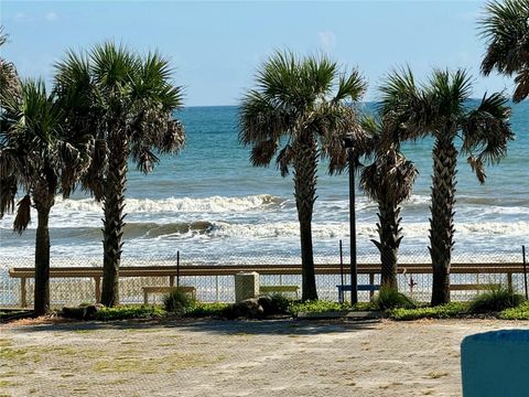 A home in DAYTONA BEACH