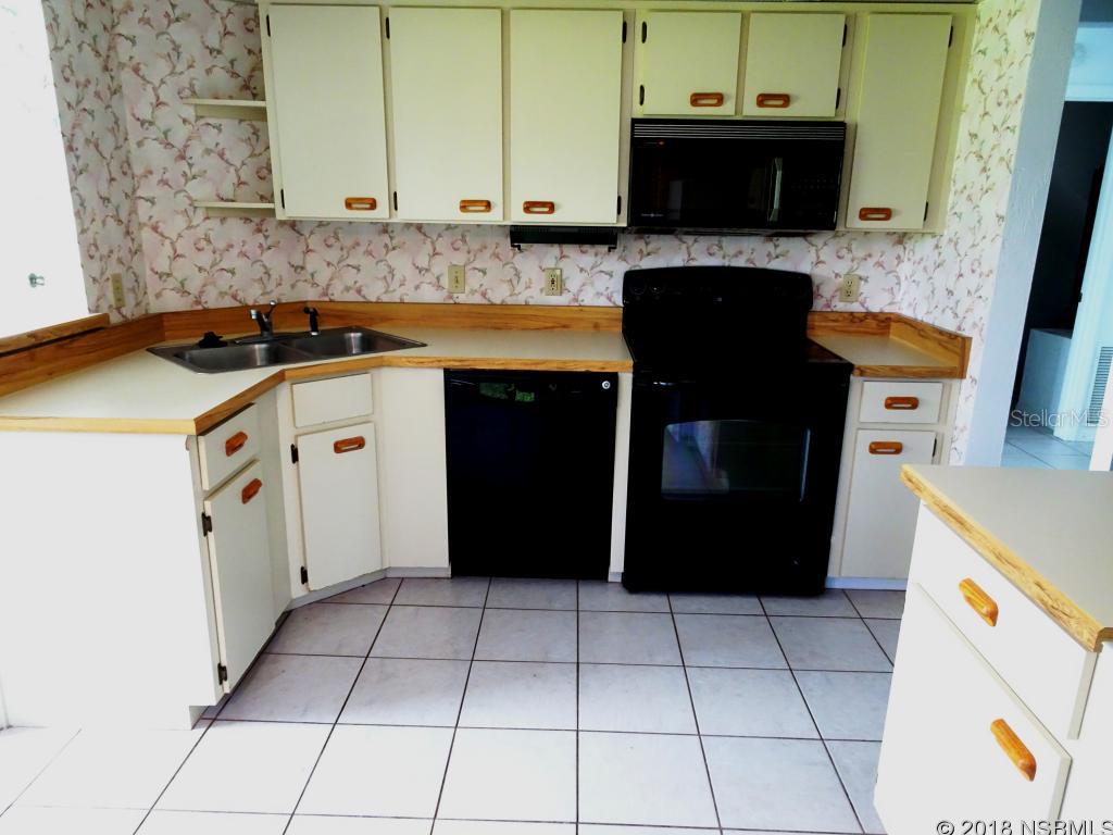 Sandpiper Lake At Pelican Bay Ph 05 - Residential