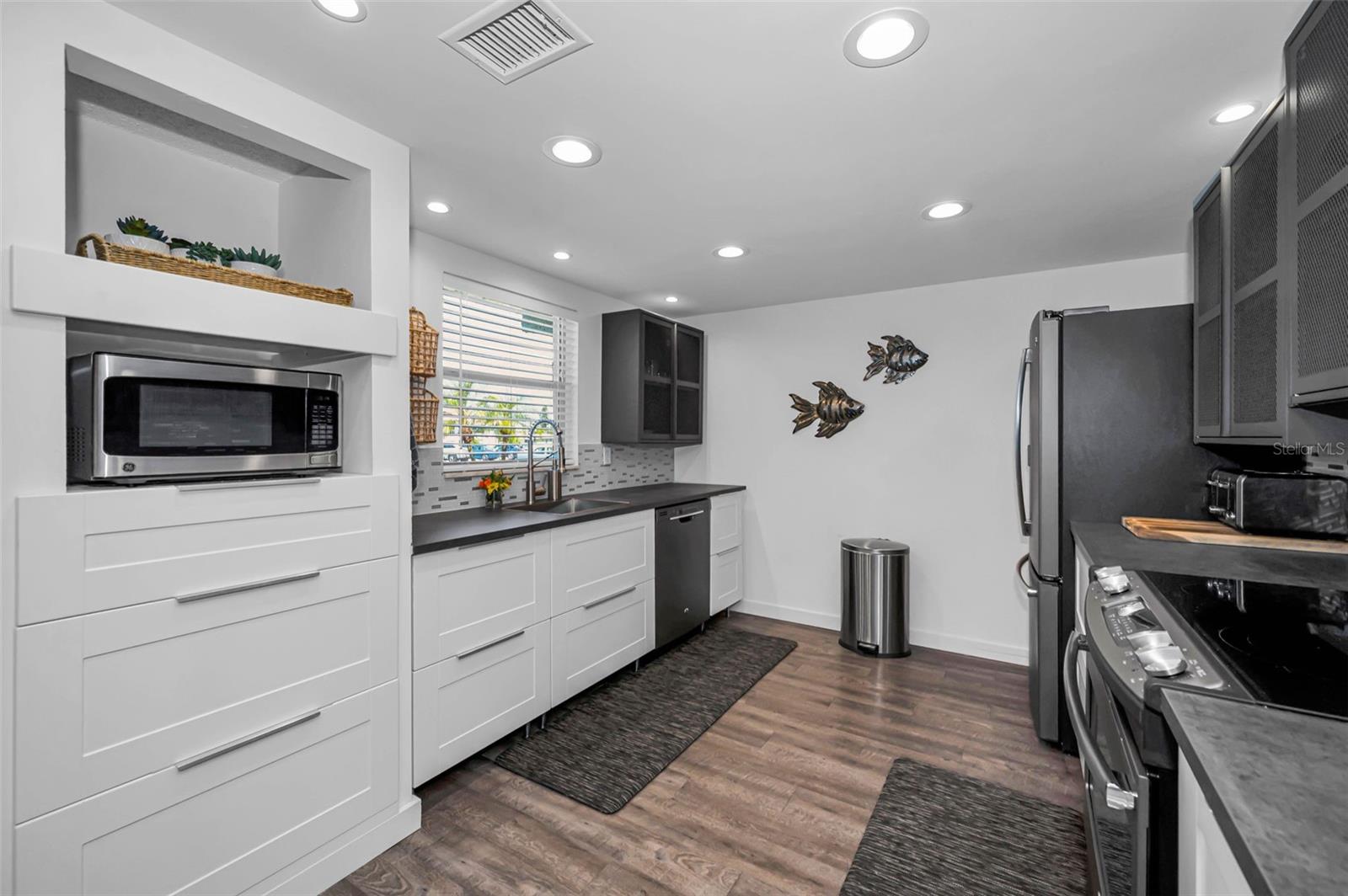 GREEN DOLPHIN PARK CONDO - Residential