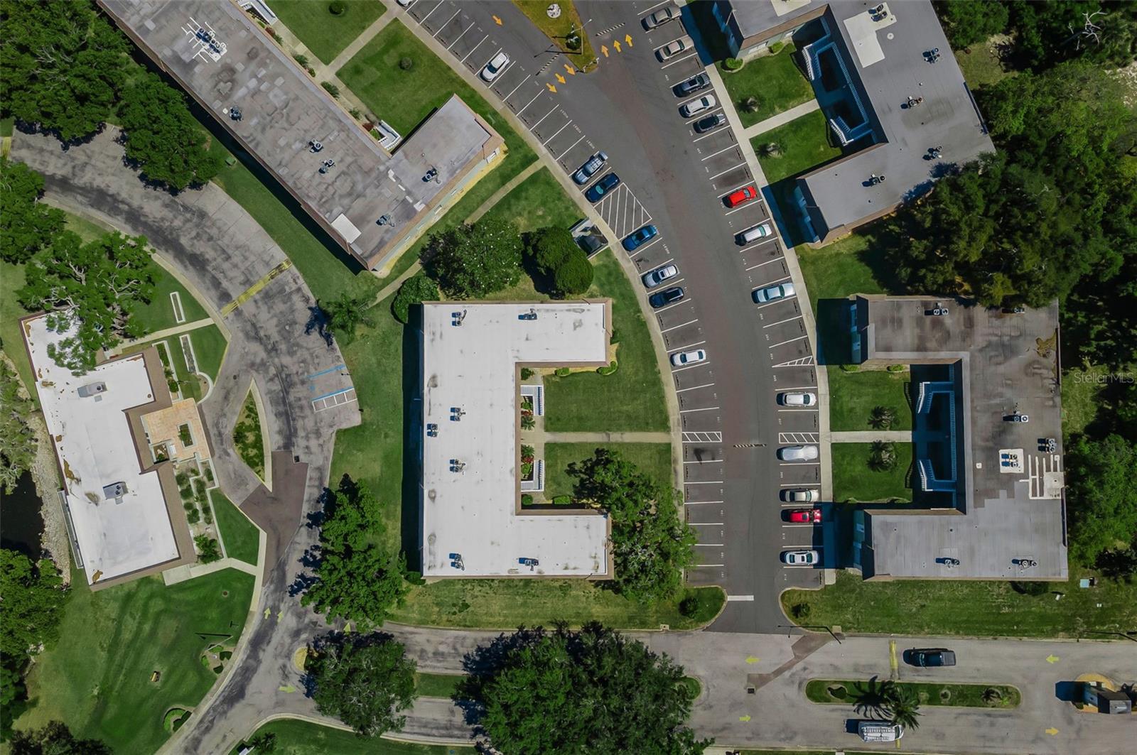 GREEN DOLPHIN PARK CONDO - Residential