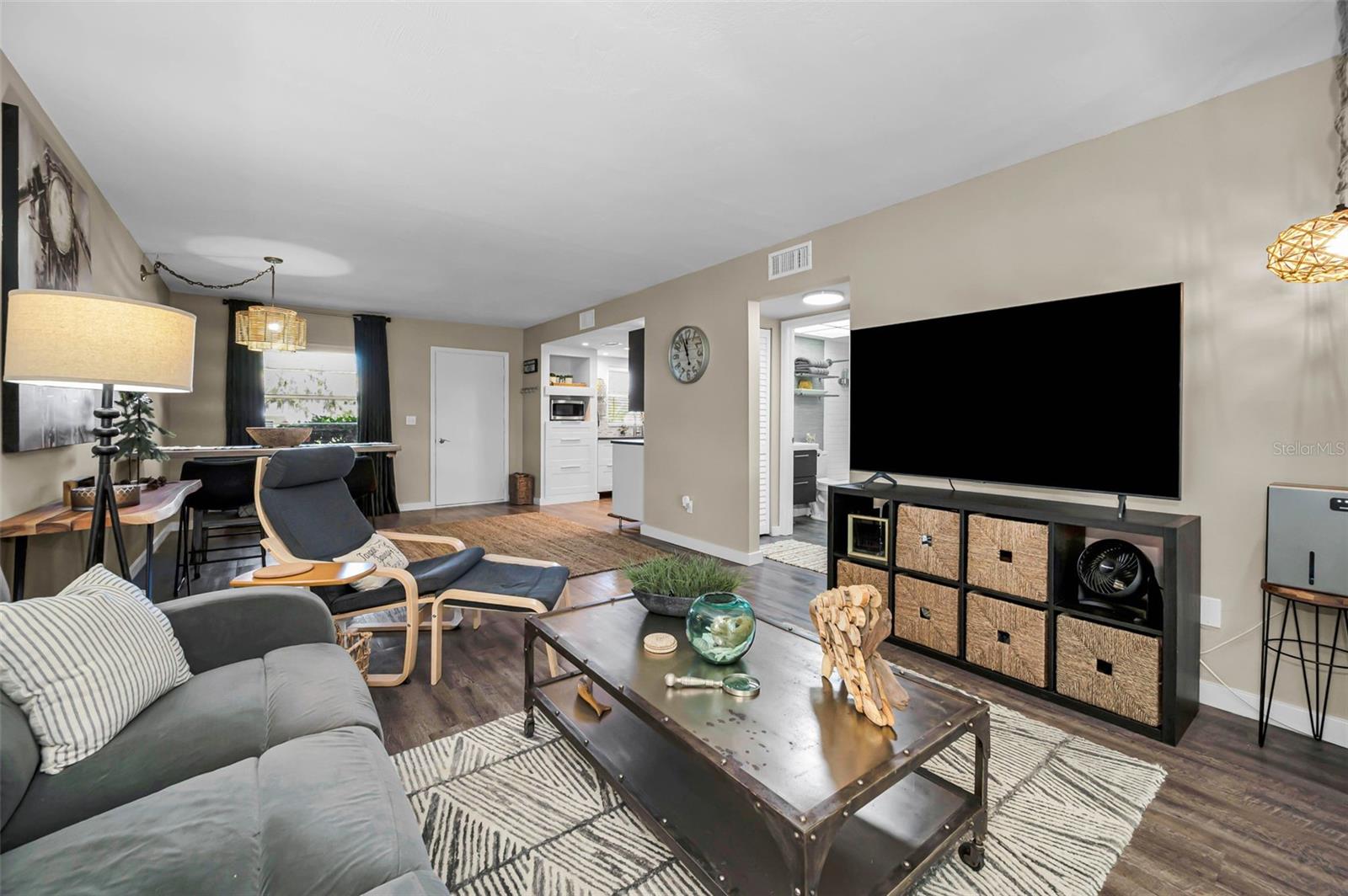 GREEN DOLPHIN PARK CONDO - Residential