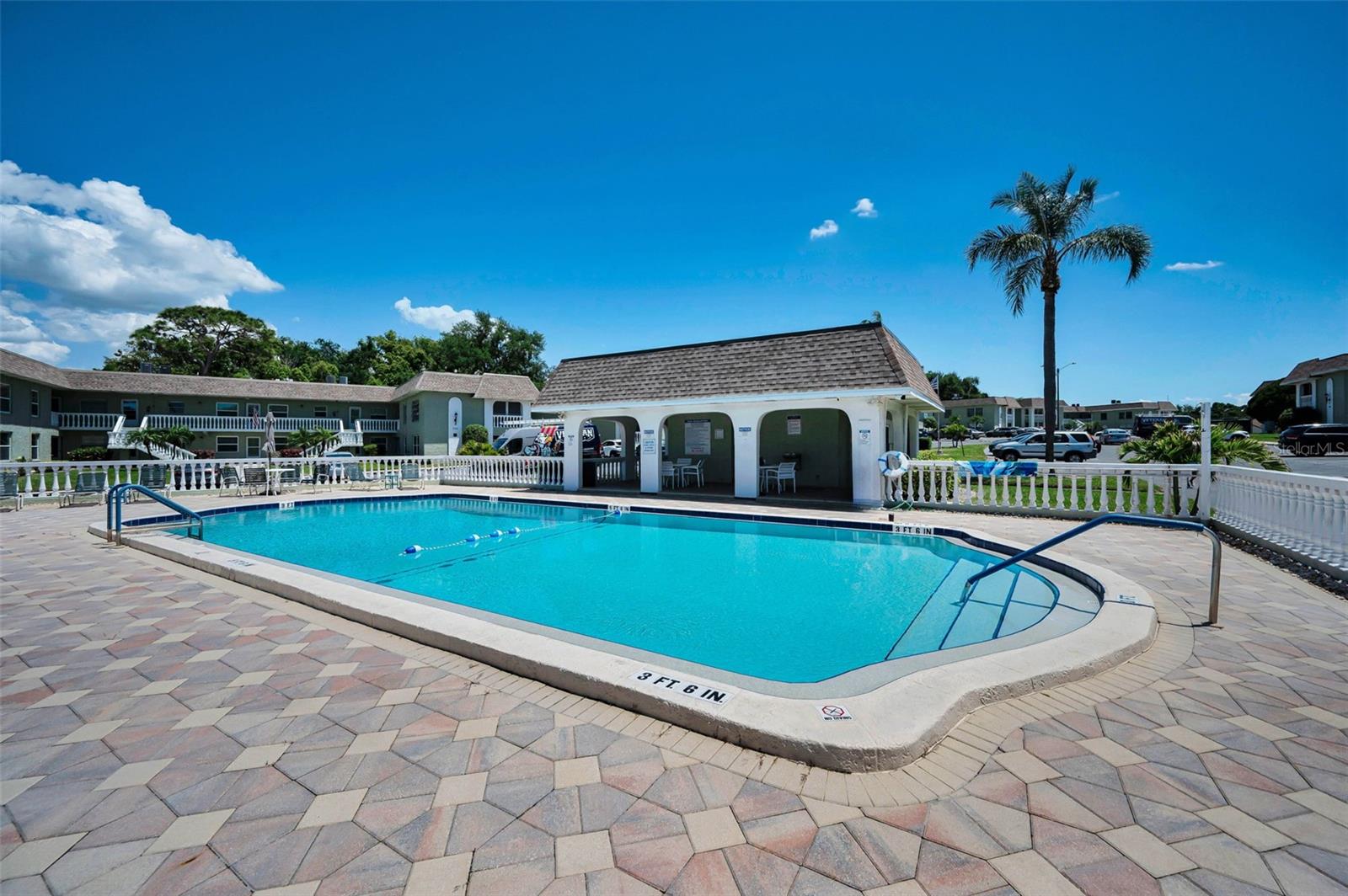 GREEN DOLPHIN PARK CONDO - Residential