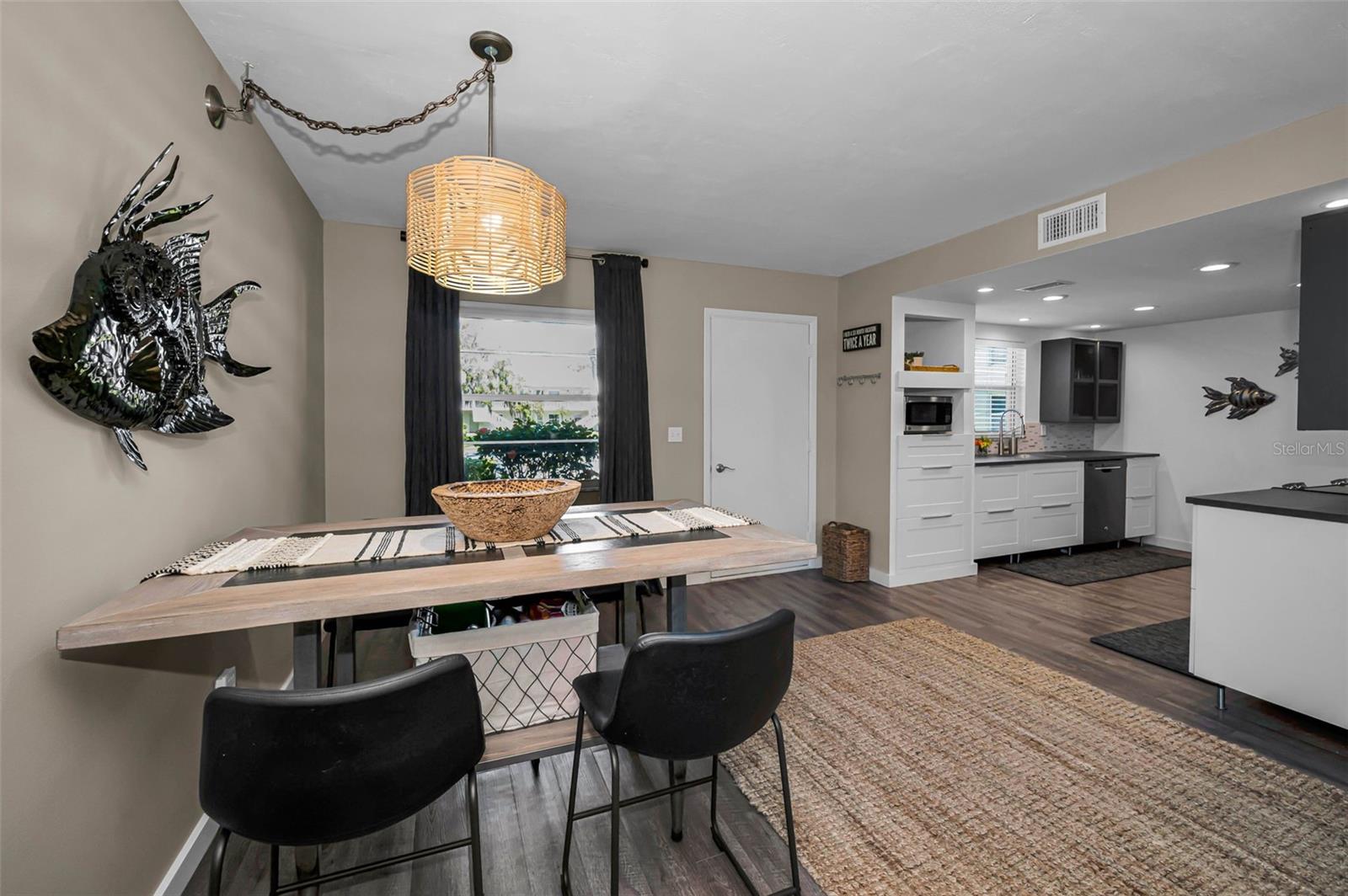 GREEN DOLPHIN PARK CONDO - Residential