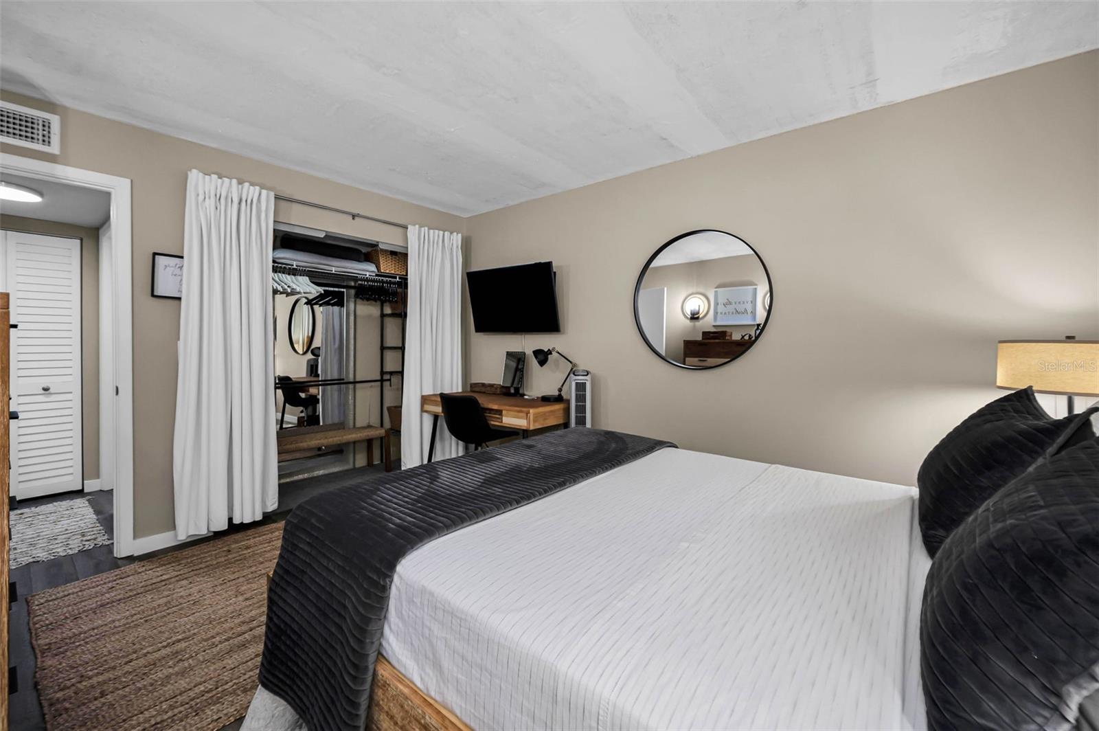 GREEN DOLPHIN PARK CONDO - Residential