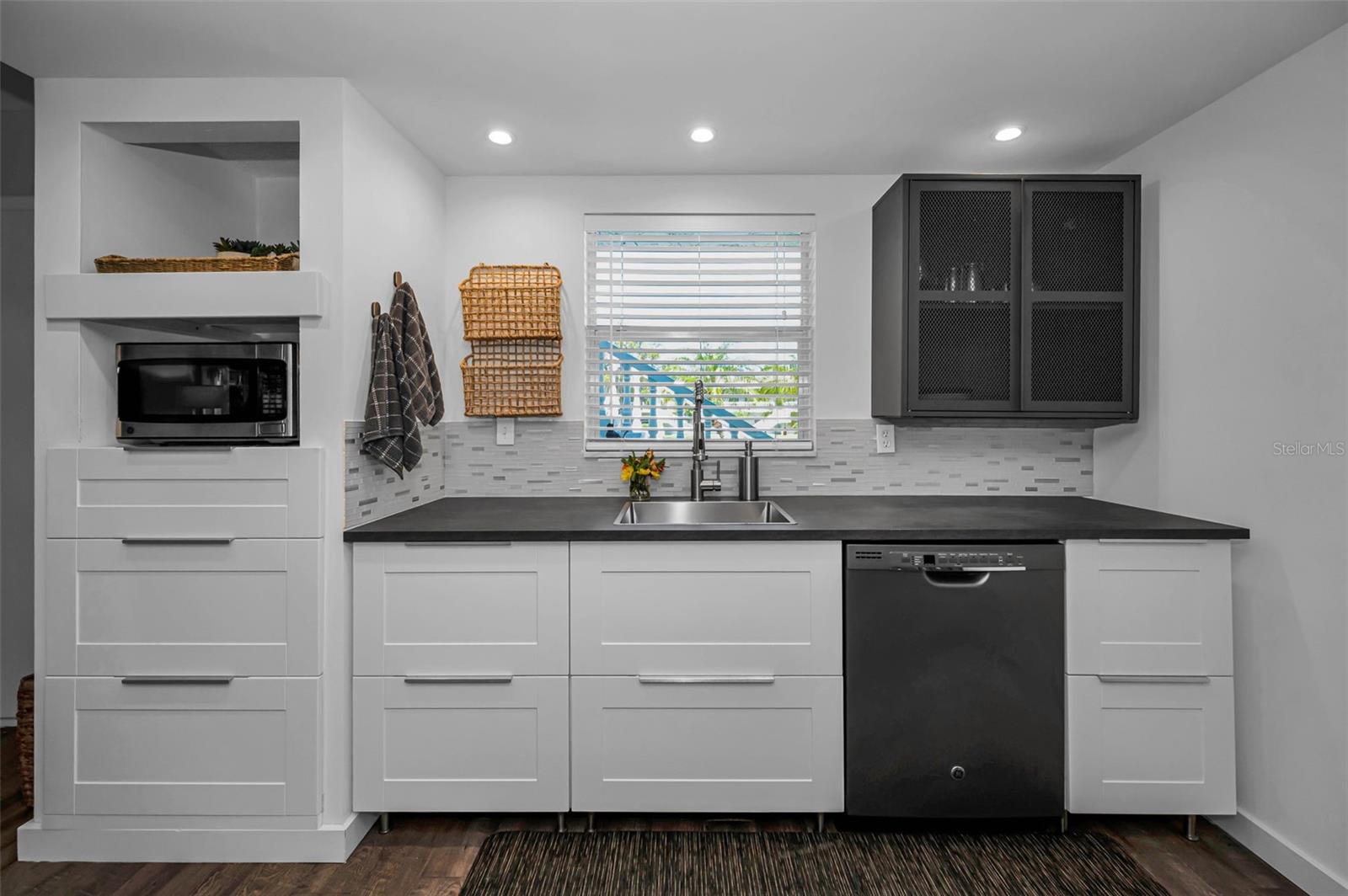 GREEN DOLPHIN PARK CONDO - Residential