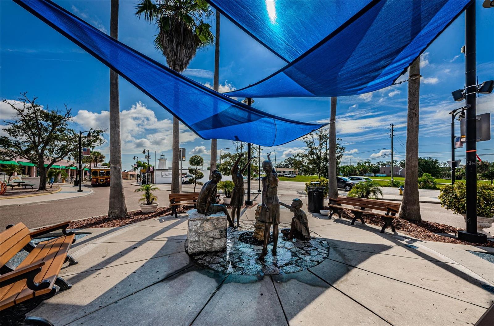 GREEN DOLPHIN PARK CONDO - Residential