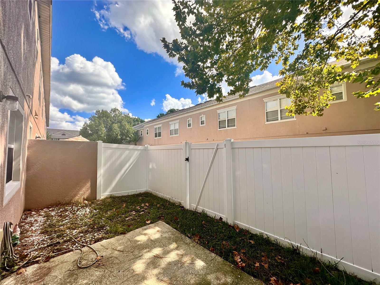 ASHFORD PARK TWNHMS REP ONE - Residential Lease