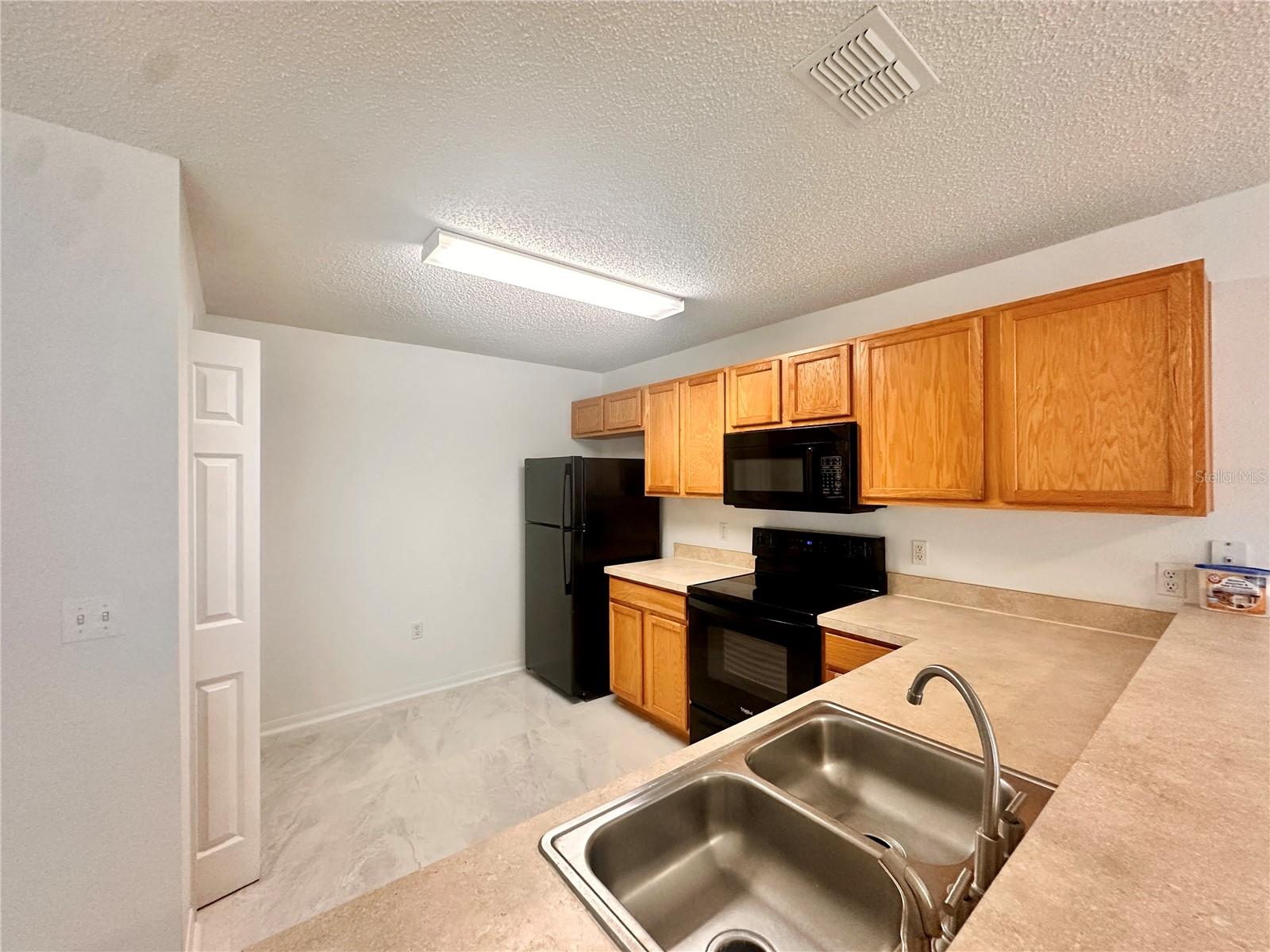 ASHFORD PARK TWNHMS REP ONE - Residential Lease