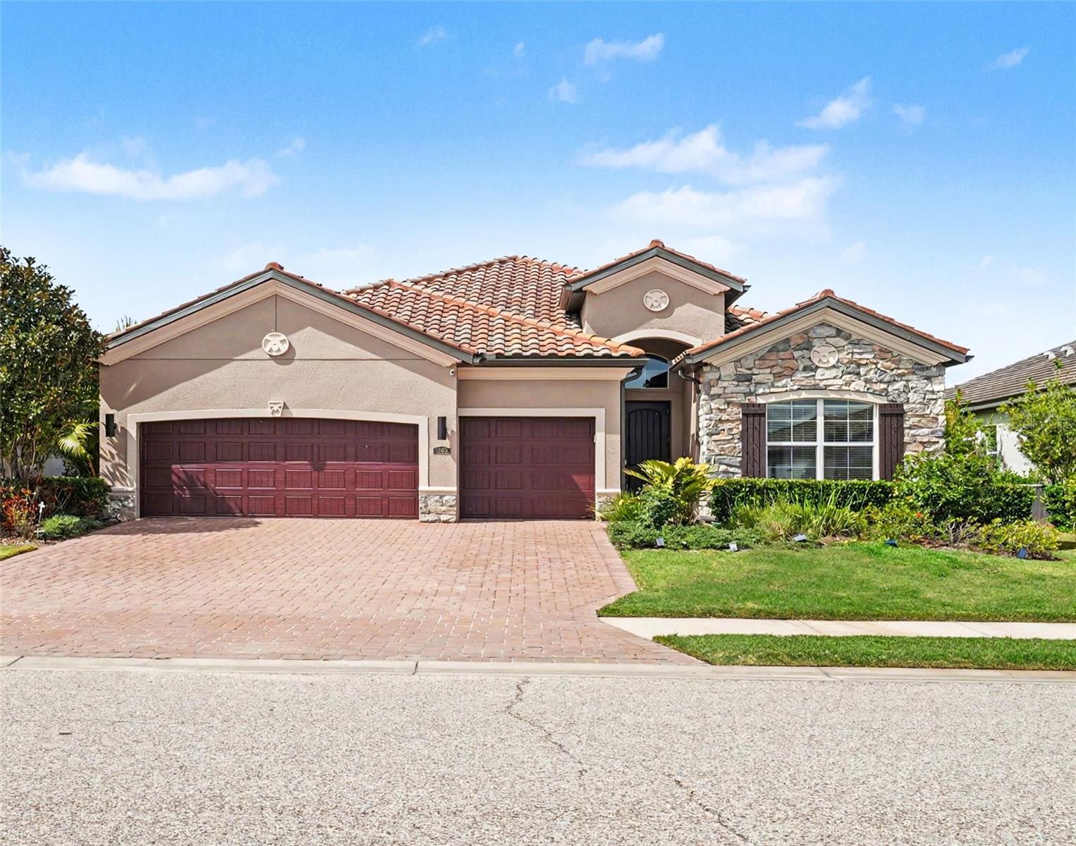 ARBOR GRANDE - Residential