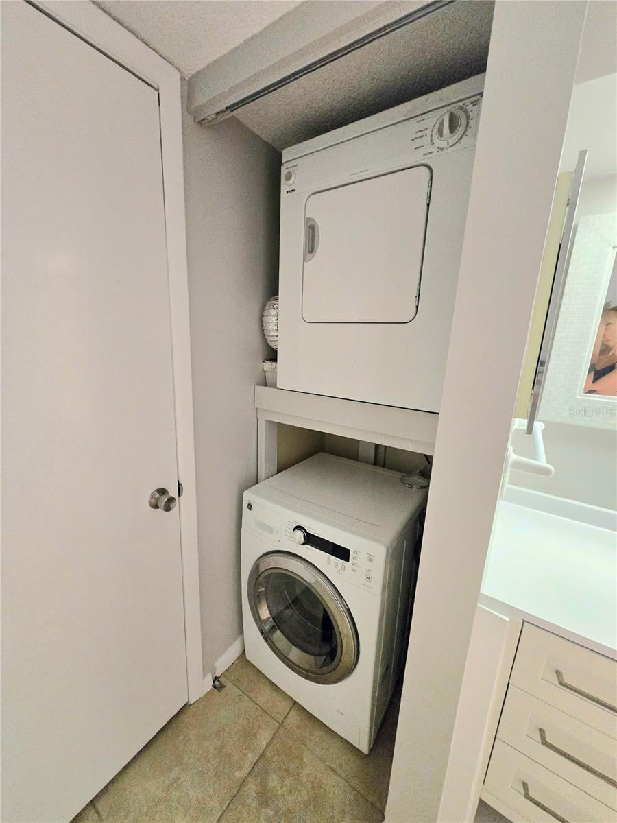 TREASURE ISLAND TENNIS & YACHT CLUB - Residential Lease