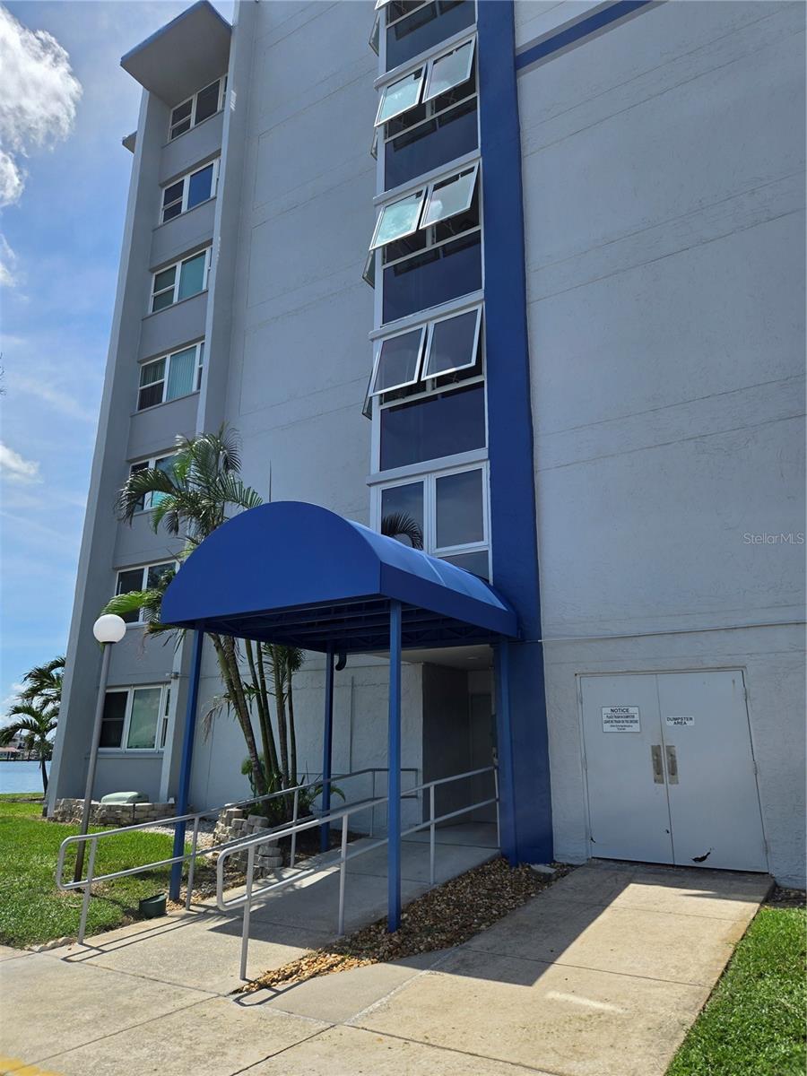 TREASURE ISLAND TENNIS & YACHT CLUB - Residential Lease