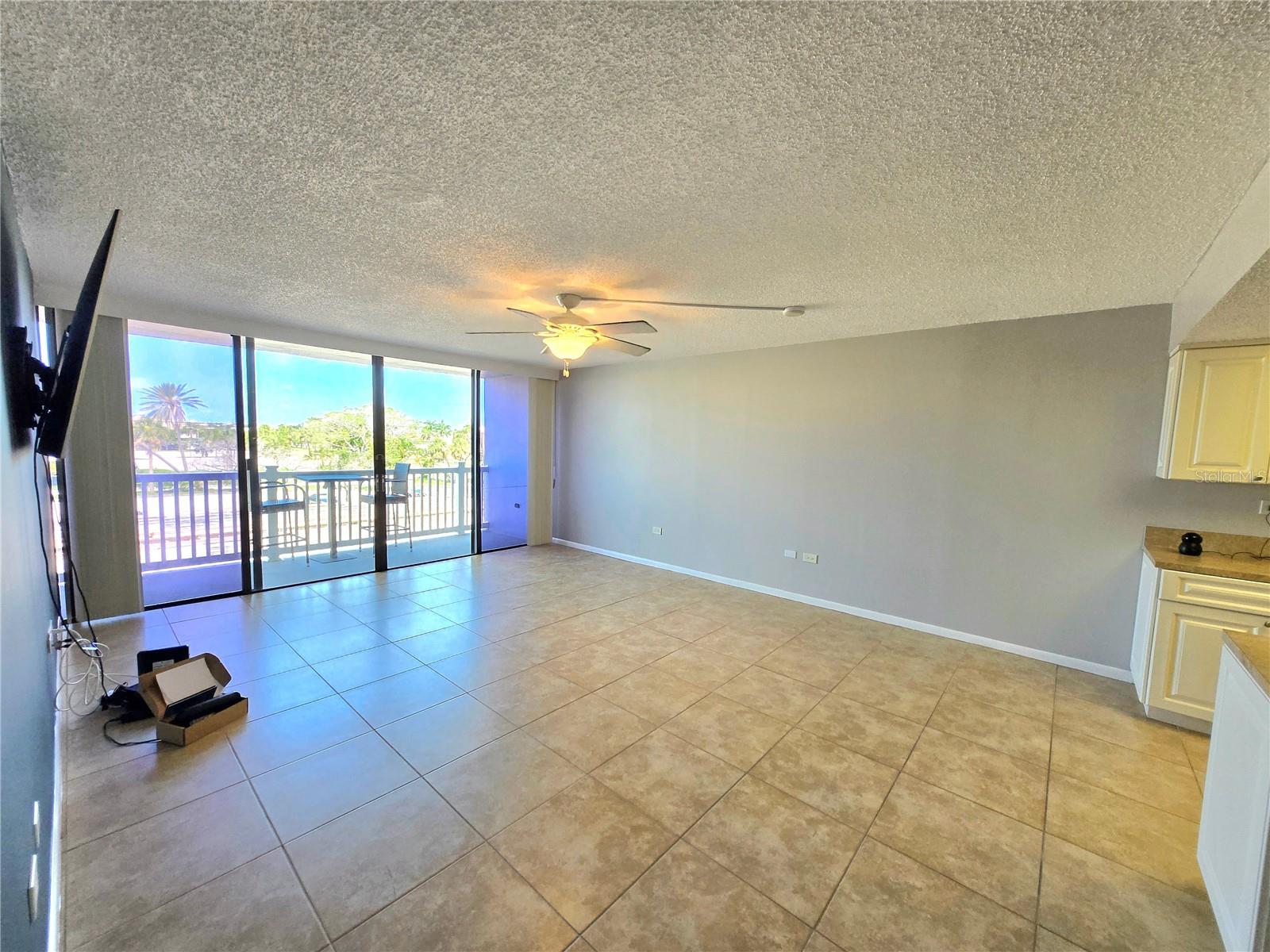 TREASURE ISLAND TENNIS & YACHT CLUB - Residential Lease