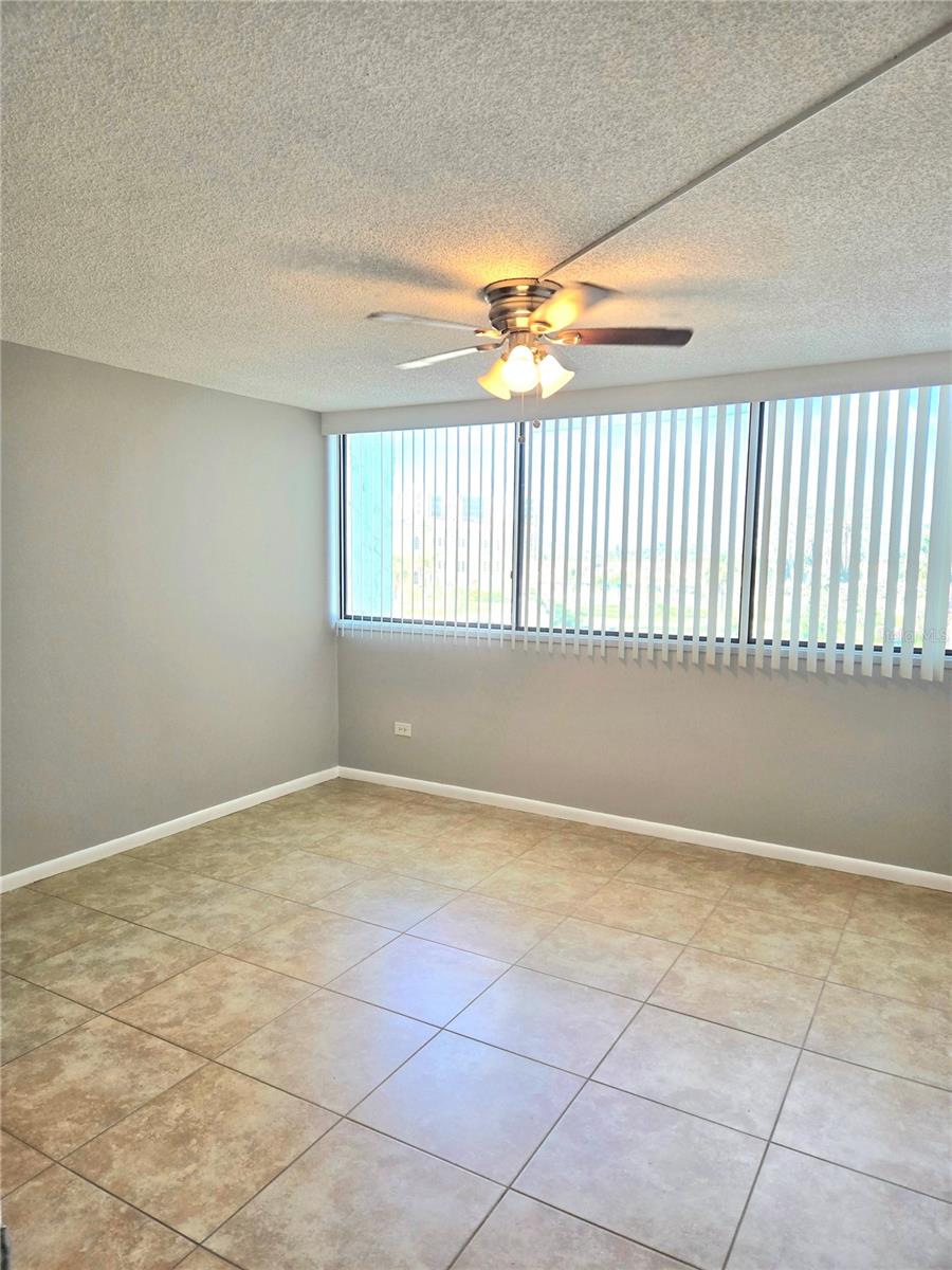 TREASURE ISLAND TENNIS & YACHT CLUB - Residential Lease