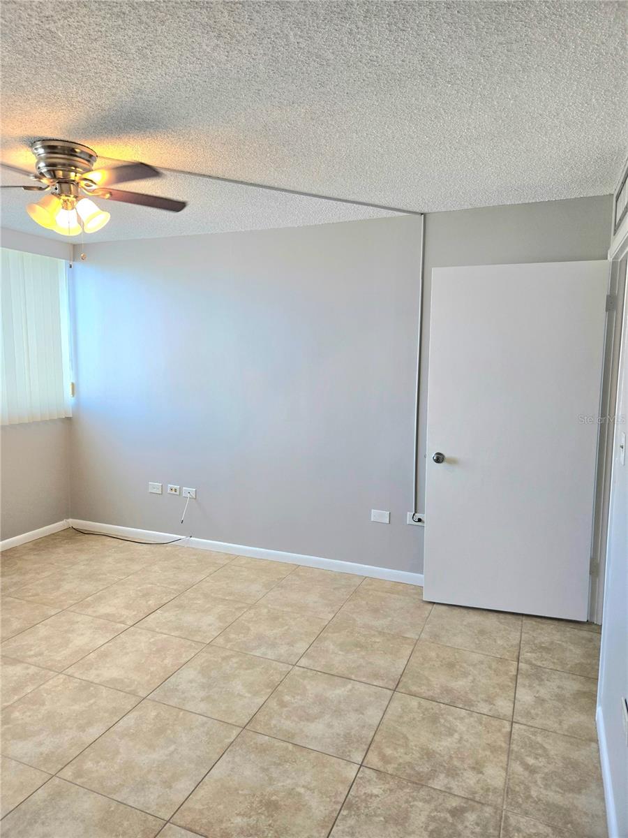 TREASURE ISLAND TENNIS & YACHT CLUB - Residential Lease