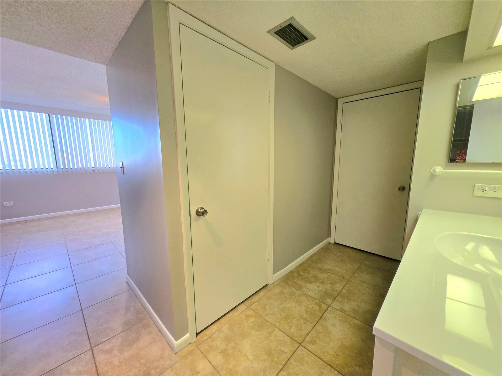 TREASURE ISLAND TENNIS & YACHT CLUB - Residential Lease