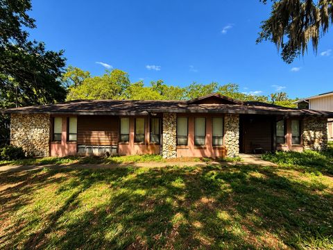 Photo of 3412 Lake Stanley Road, Orlando, FL 32818 (MLS # O6400339)