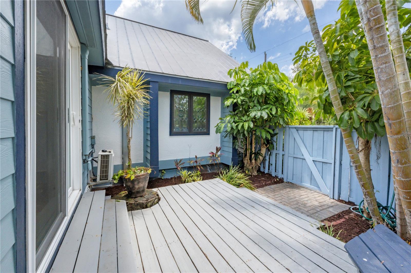 NO SUBDIVISION - Residential