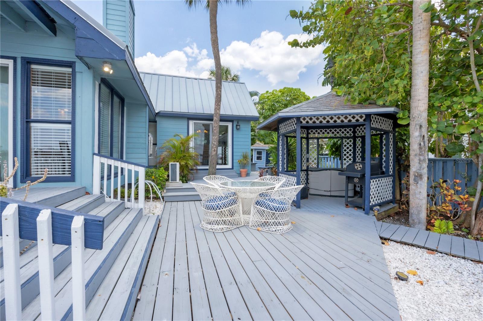 NO SUBDIVISION - Residential