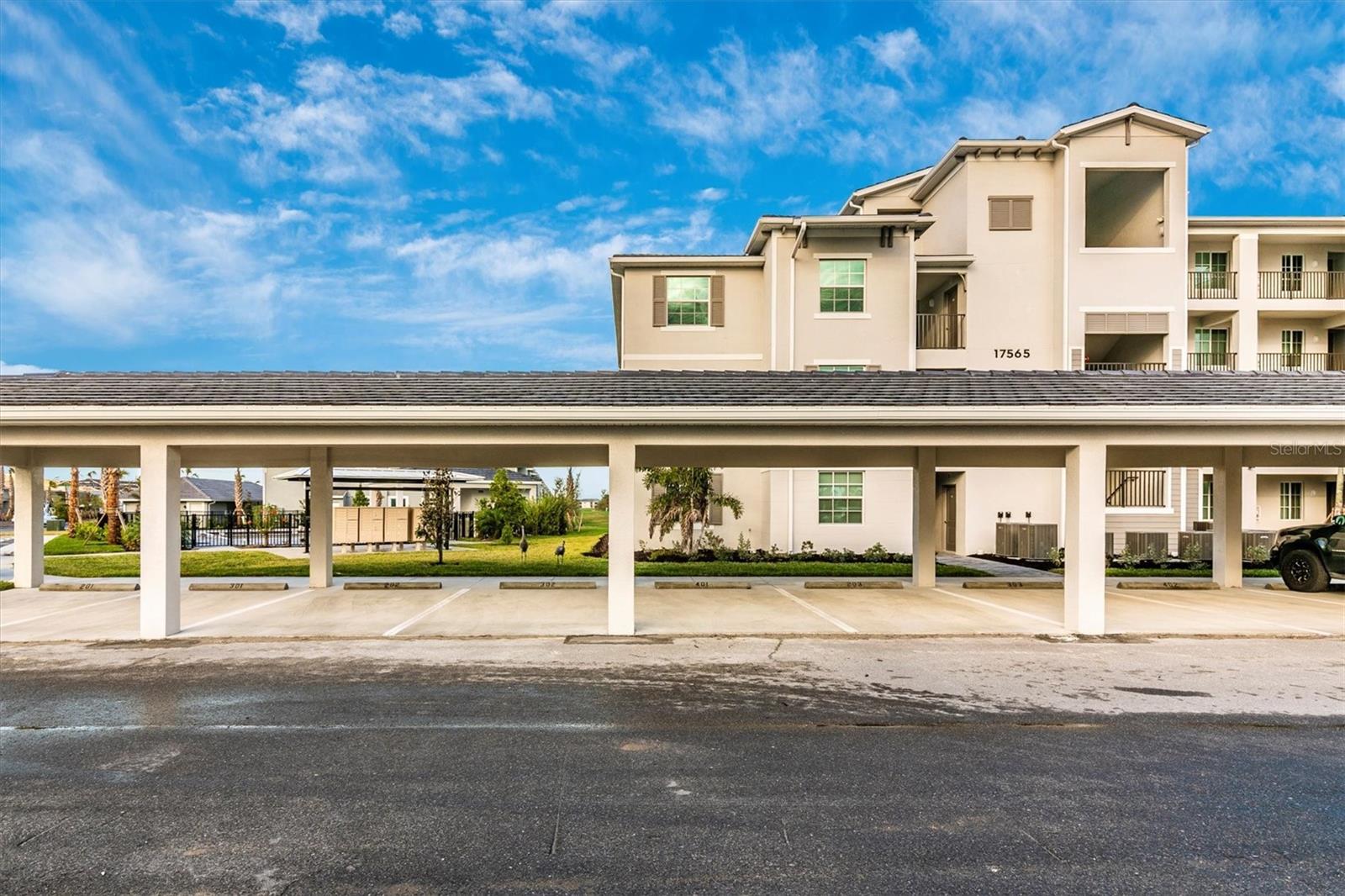 WELLEN PARK GOLF & COUNTRY CLUB - Residential Lease
