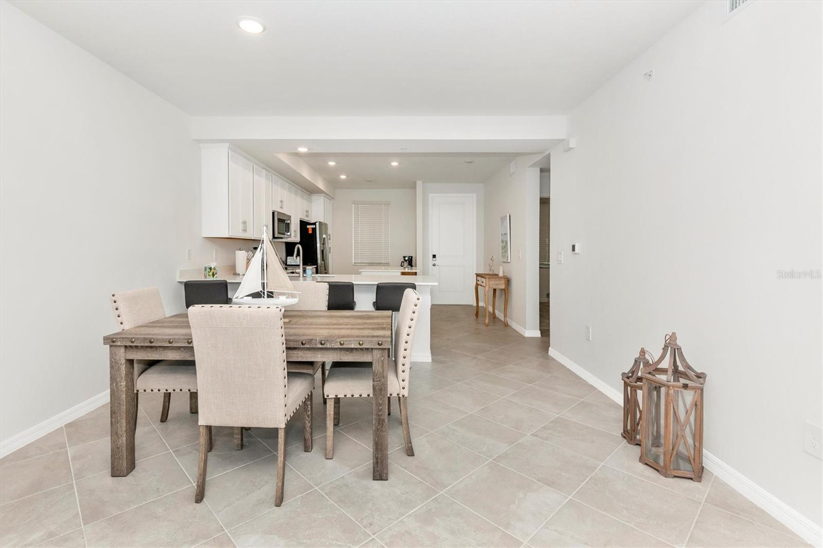 WELLEN PARK GOLF & COUNTRY CLUB - Residential Lease